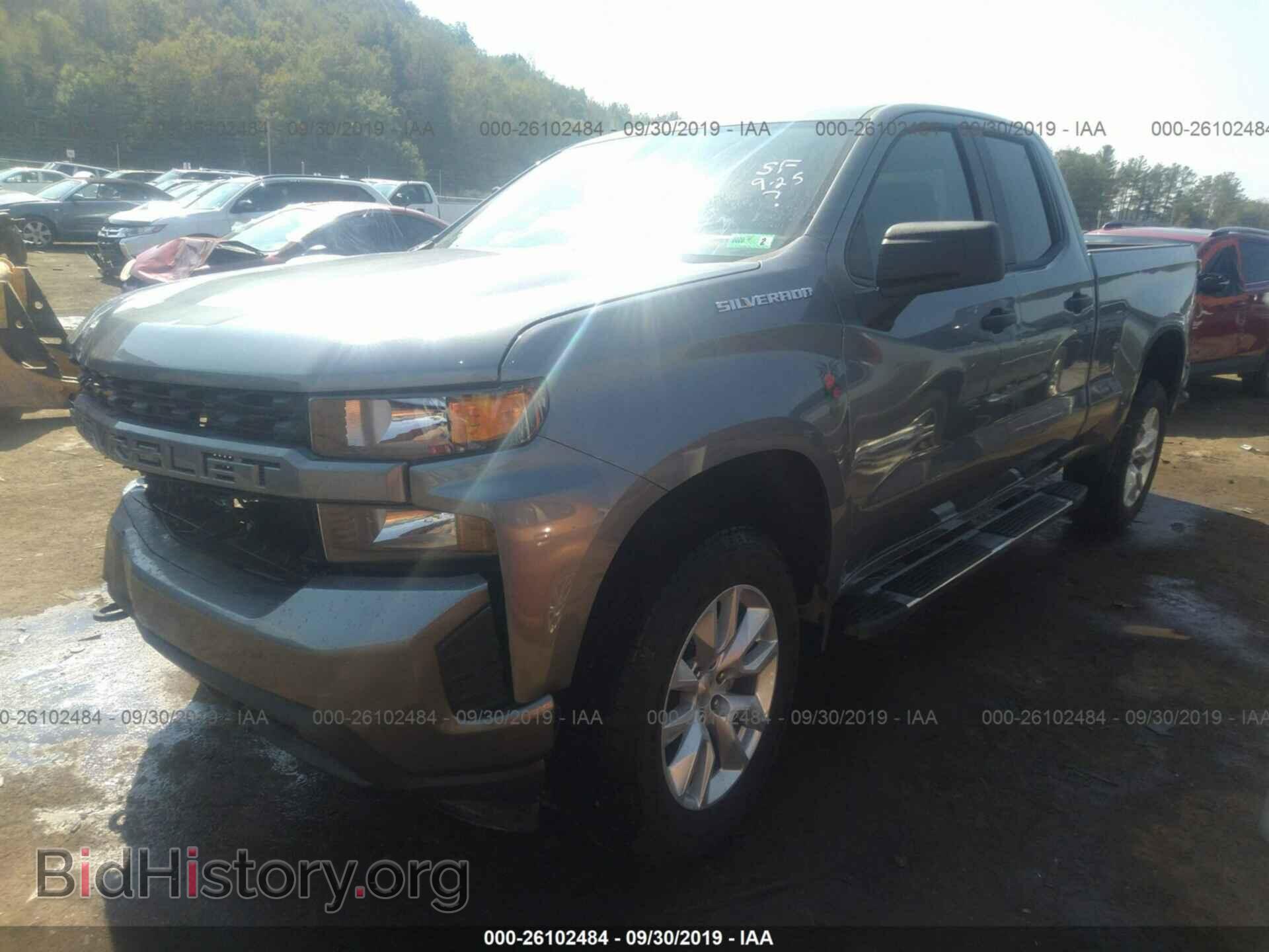 2019 CHEVROLET SILVERADO - VIN: 1GCRYBEF5KZ251815 - Фото 2