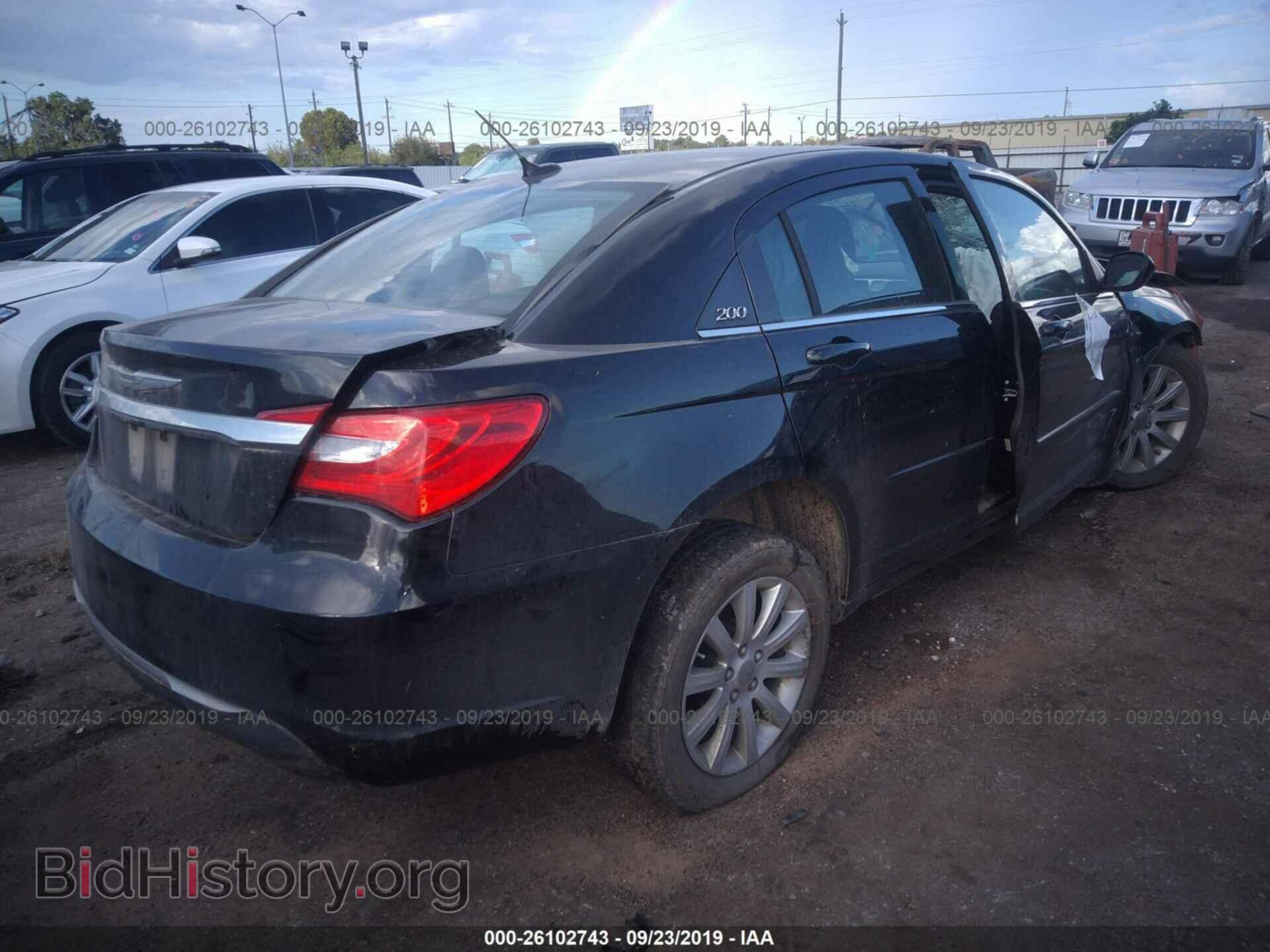 2013 CHRYSLER 200 - VIN: 1C3CCBBB2DN713901 - Фото 4