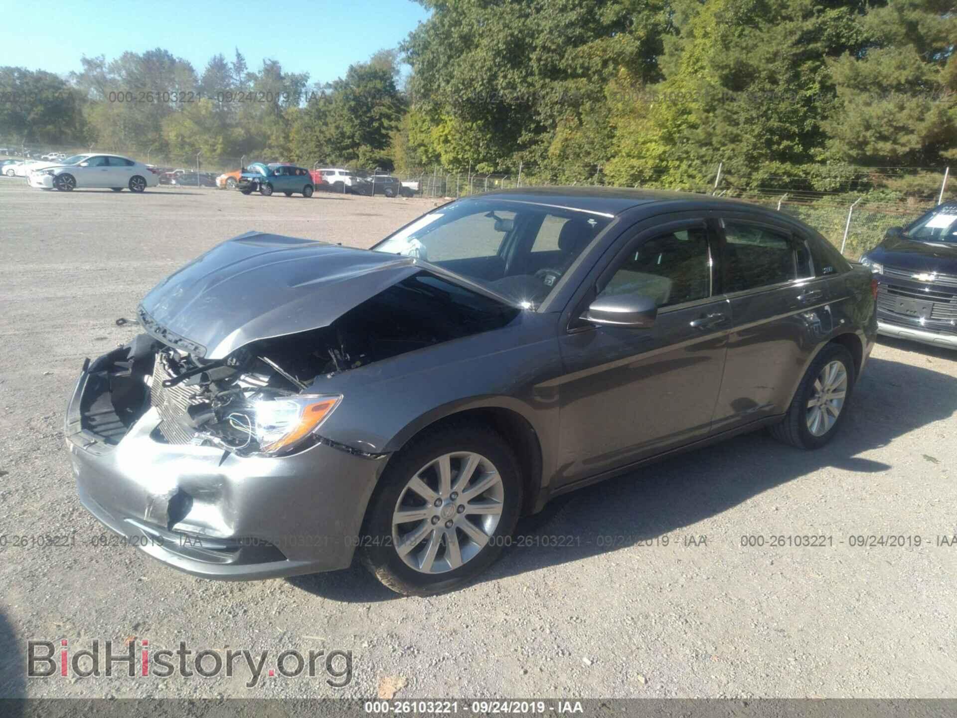 2013 CHRYSLER 200 - VIN: 1C3CCBBB9DN624410 - Фото 2