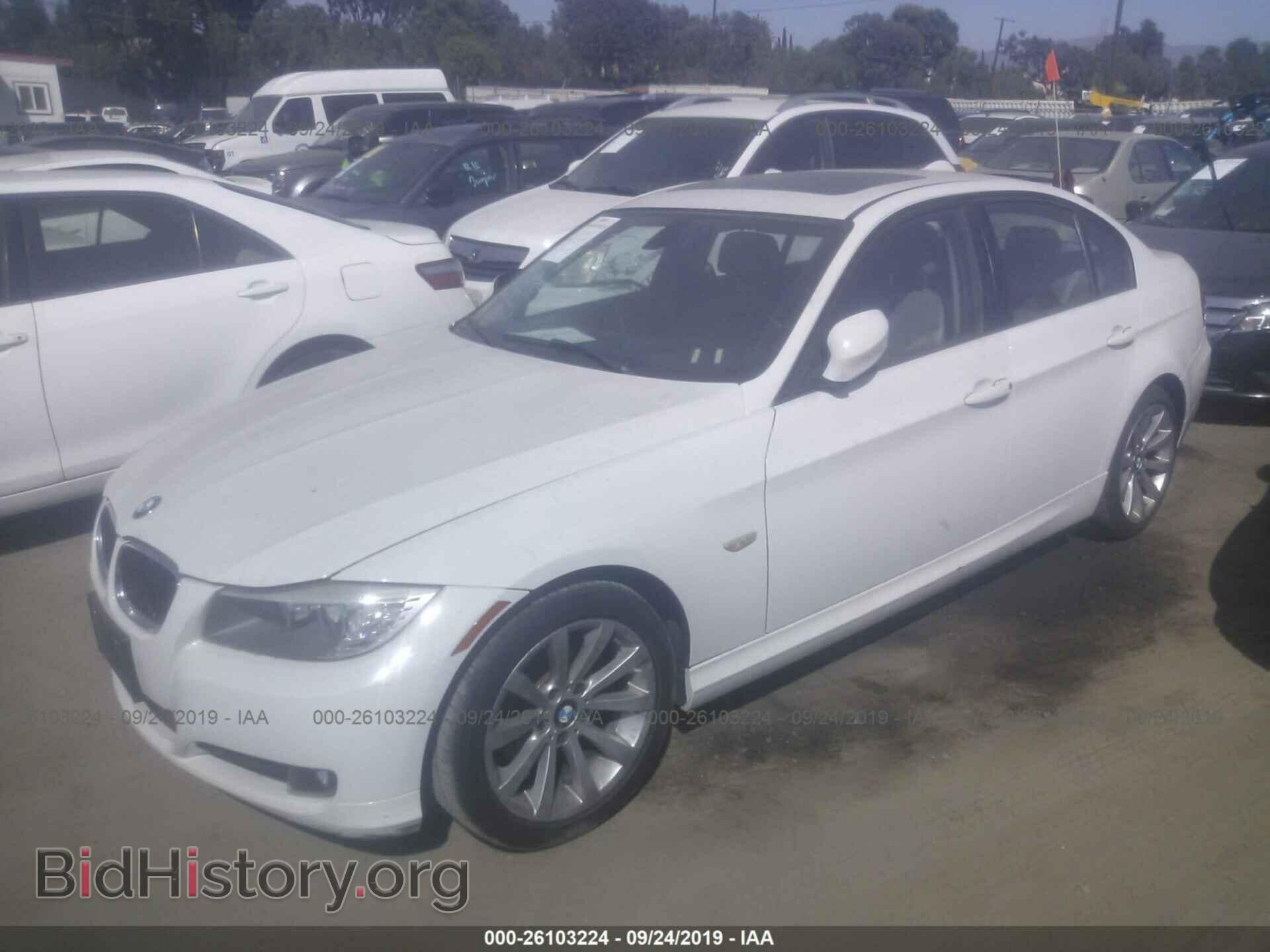 2011 BMW 328 - VIN: WBAPH5G50BNM76516 - Фото 2