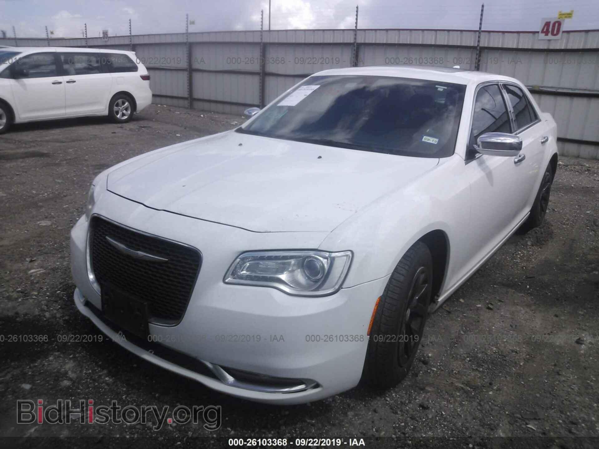2016 CHRYSLER 300 - VIN: 2C3CCAAG2GH141507 - Фото 2