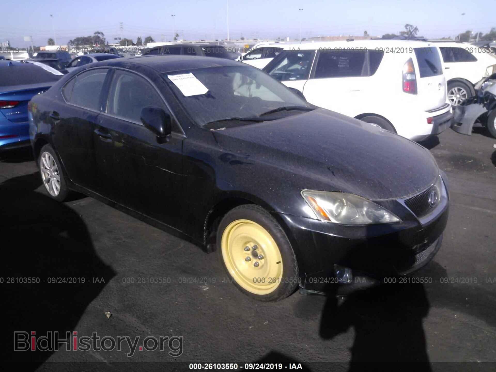 Photo JTHCK262X72011290 - LEXUS IS 2007