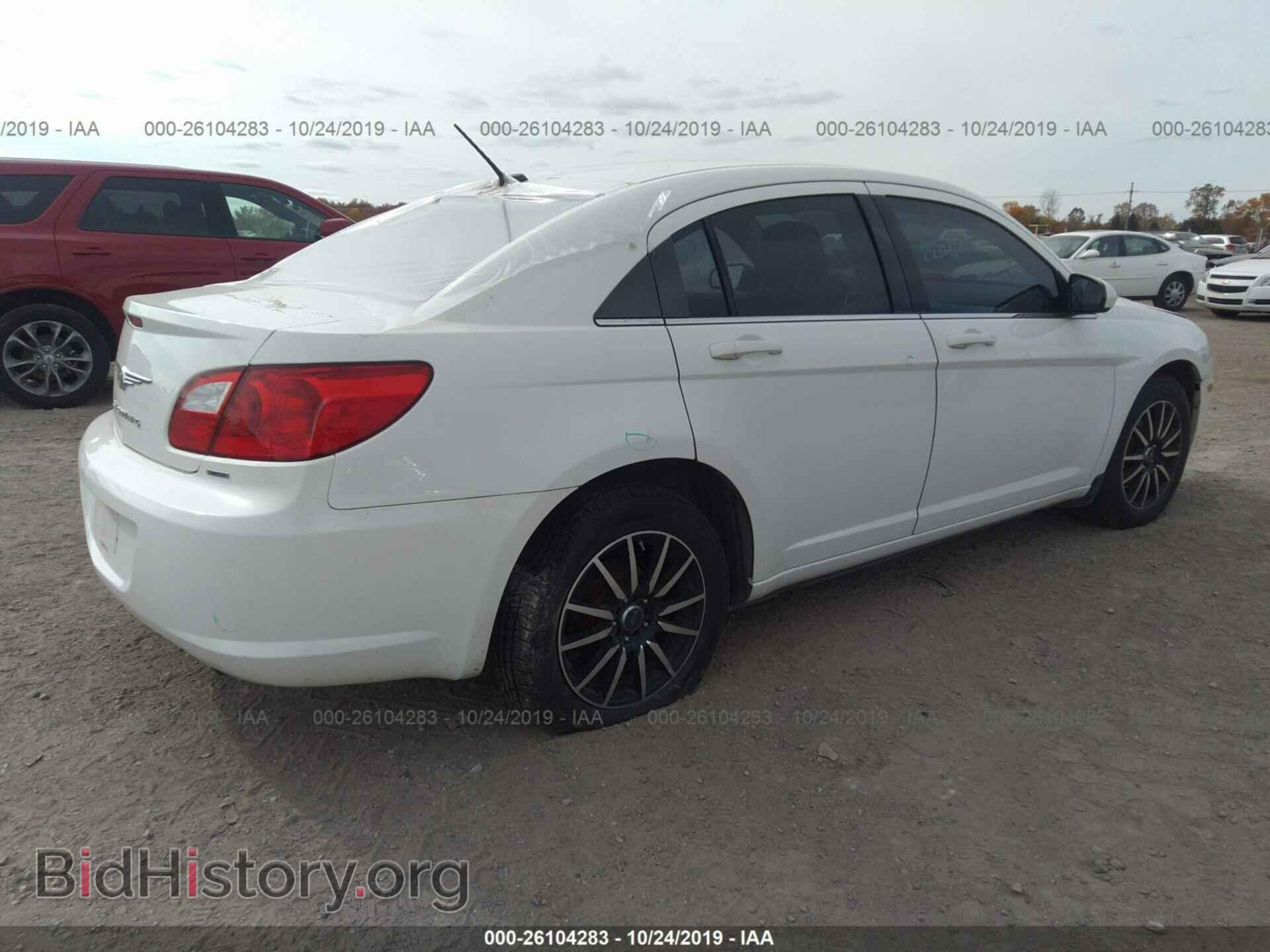 2010 CHRYSLER SEBRING - VIN: 1C3CC5FB4AN229476 - Фото 4