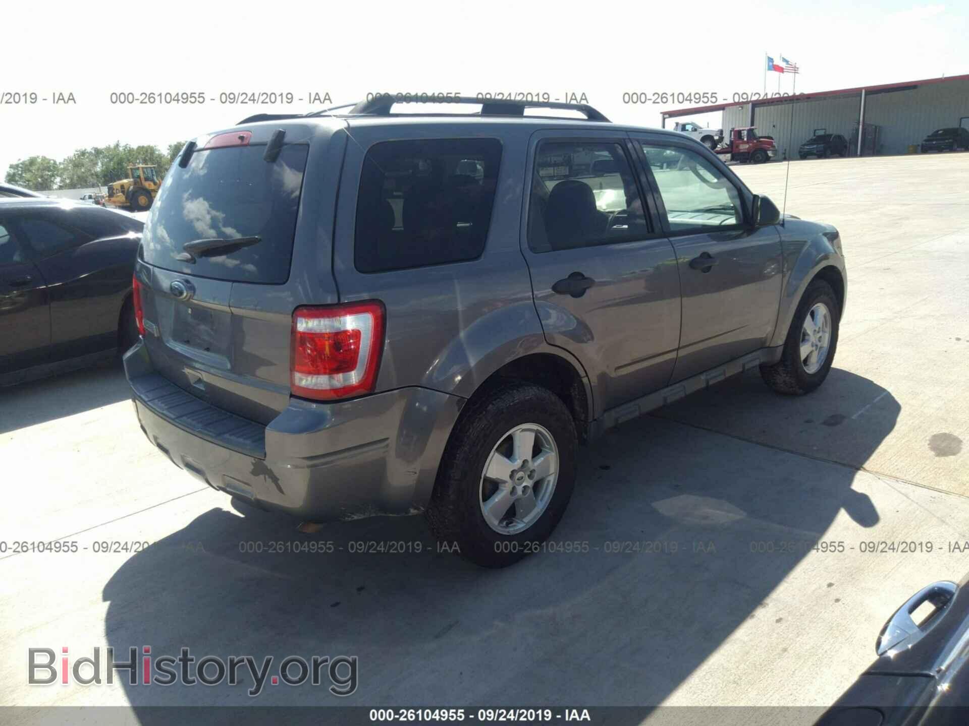 2011 FORD ESCAPE - VIN: 1FMCU0D70BKC10402 - Photo 4
