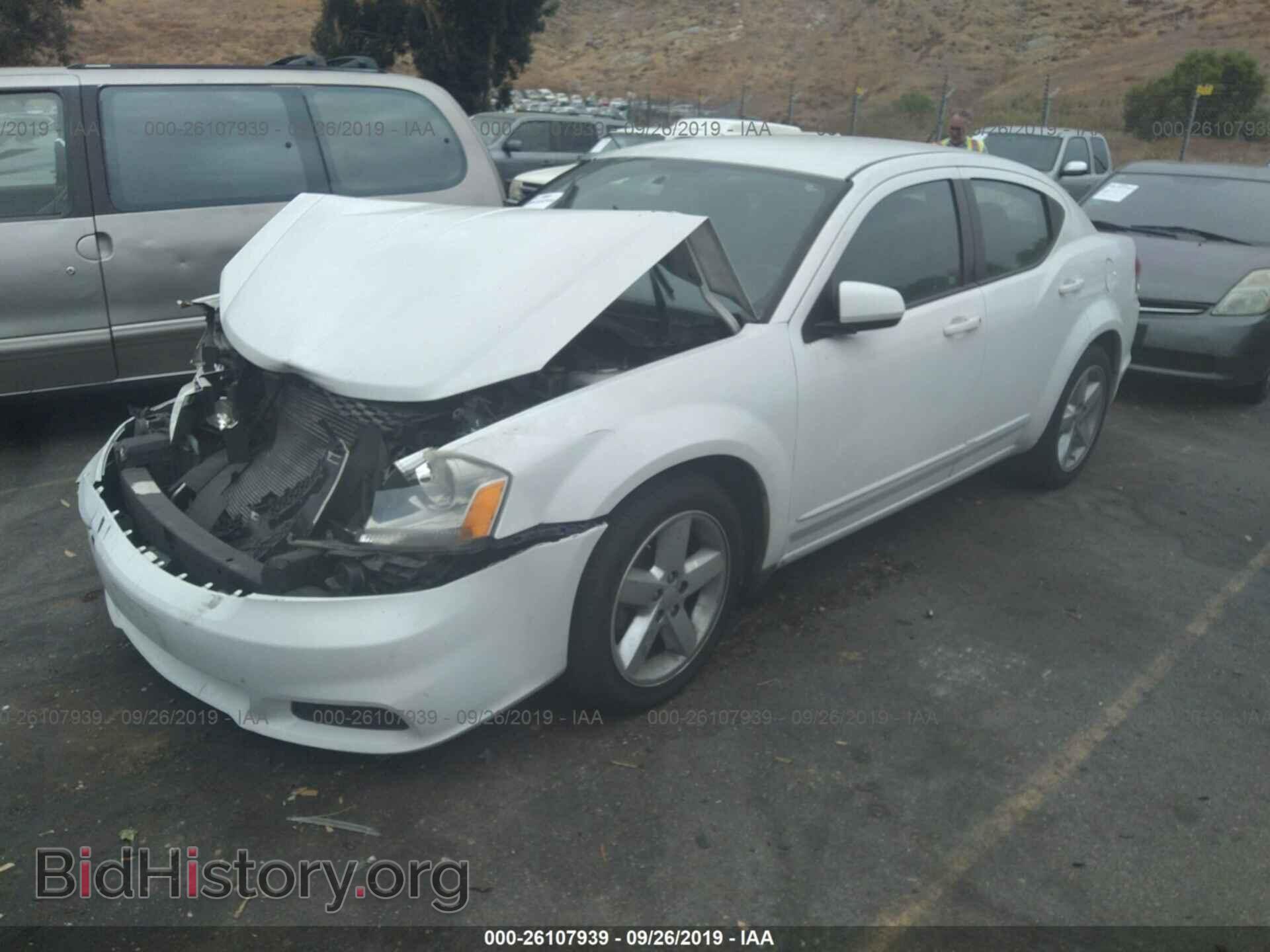 2011 DODGE AVENGER - VIN: 1B3BD1FB3BN593419 - Фото 2