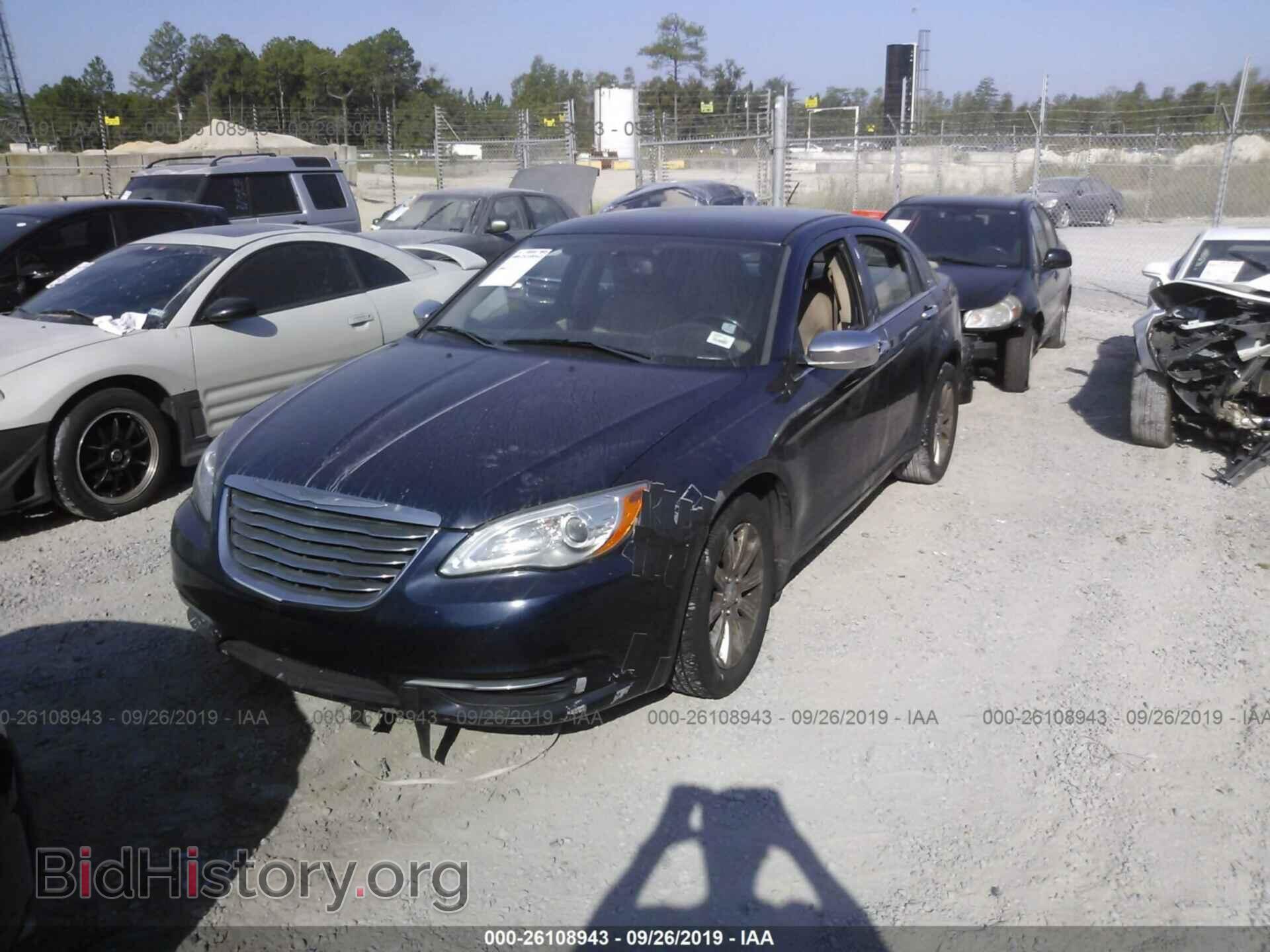 2013 CHRYSLER 200 - VIN: 1C3CCBBB7DN651850 - Фото 2