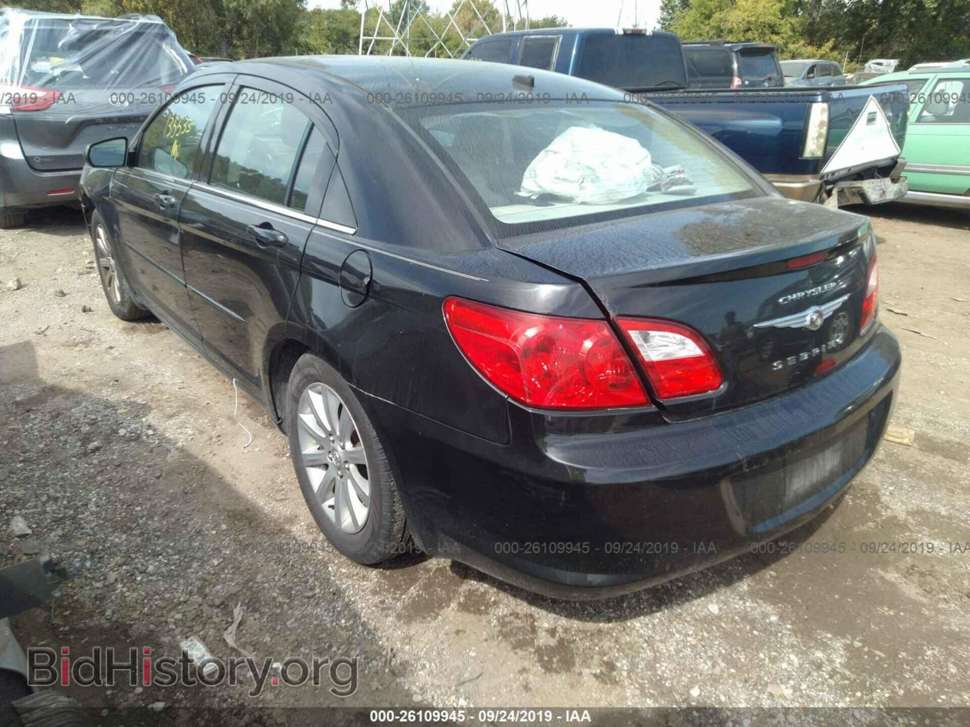2010 CHRYSLER SEBRING - VIN: 1C3CC5FB0AN153822 - Фото 3