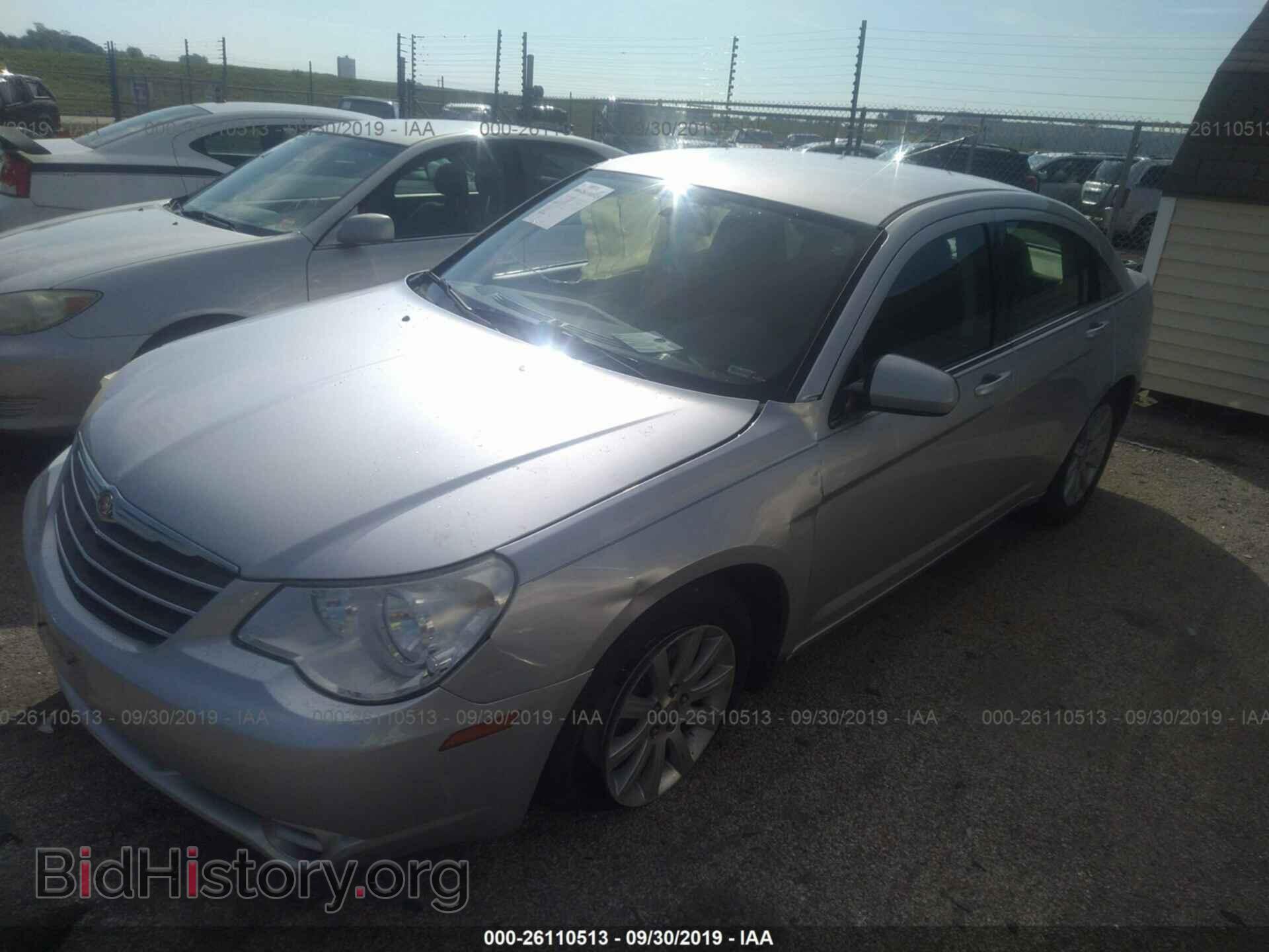 2010 CHRYSLER SEBRING - VIN: 1C3CC5FB0AN181474 - Фото 2