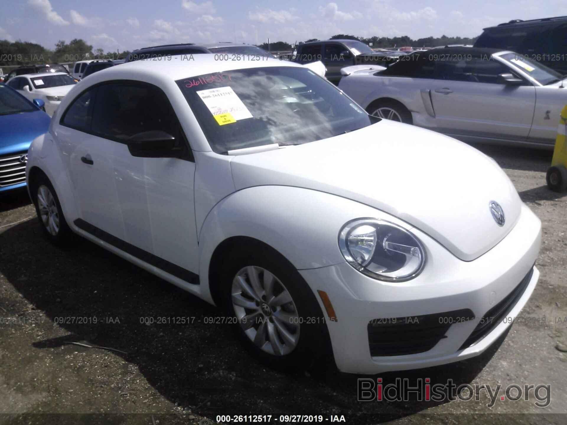 Photo 3VWFD7AT2JM714997 - VOLKSWAGEN BEETLE 2018