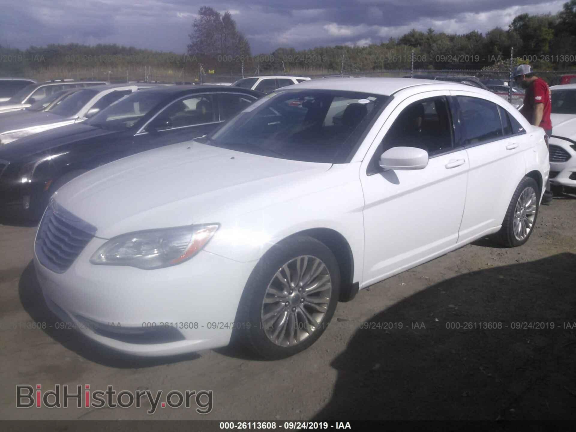 2012 CHRYSLER 200 - VIN: 1C3CCBAB4CN256802 - Photo 2