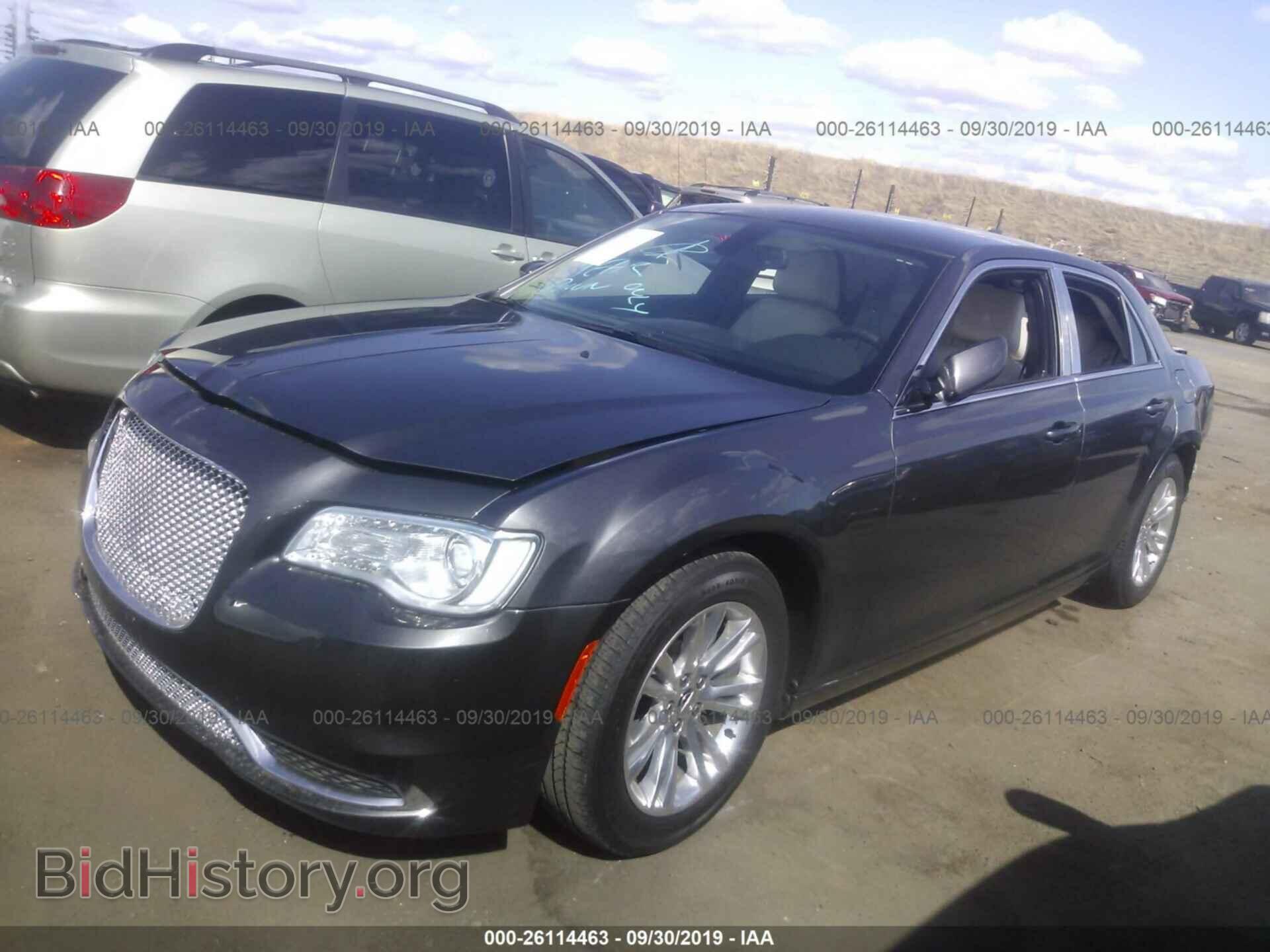 2017 CHRYSLER 300 - VIN: 2C3CCAAG8HH609922 - Фото 2