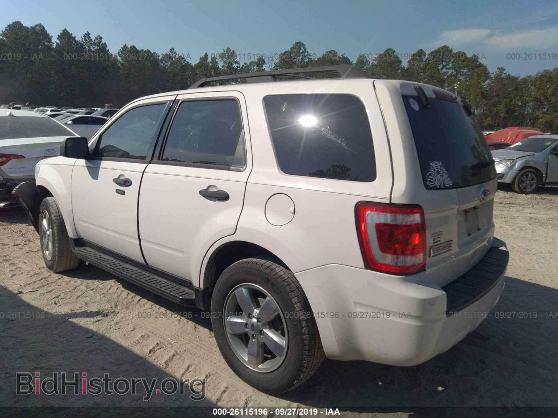 2011 FORD ESCAPE - VIN: 1FMCU0D75BKC22044 - Фото 3