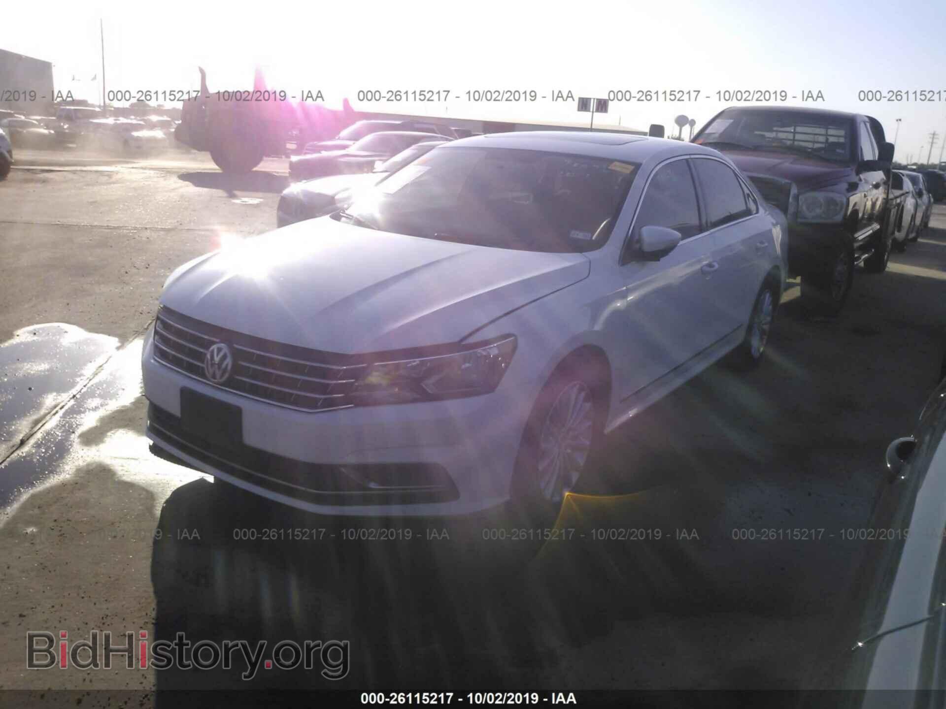 2017 VOLKSWAGEN PASSAT - VIN: 1VWBT7A34HC038128 - Фото 2