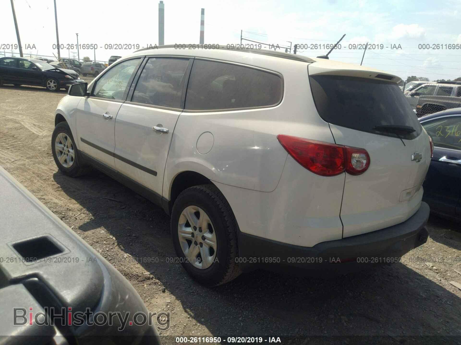 2011 CHEVROLET TRAVERSE - VIN: 1GNKRFED9BJ216107 - Фото 3
