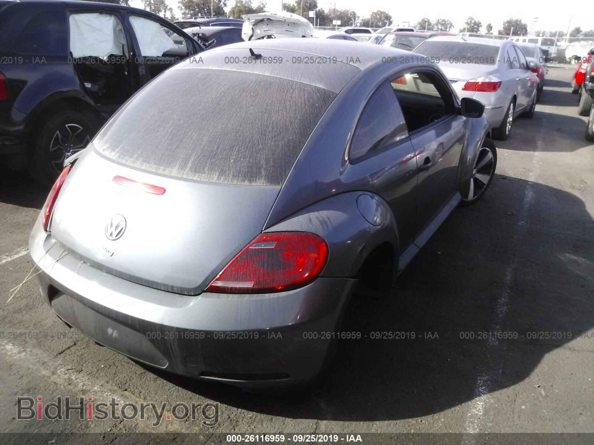 2013 VOLKSWAGEN BEETLE - VIN: 3VWFP7AT7DM656560 - Фото 4