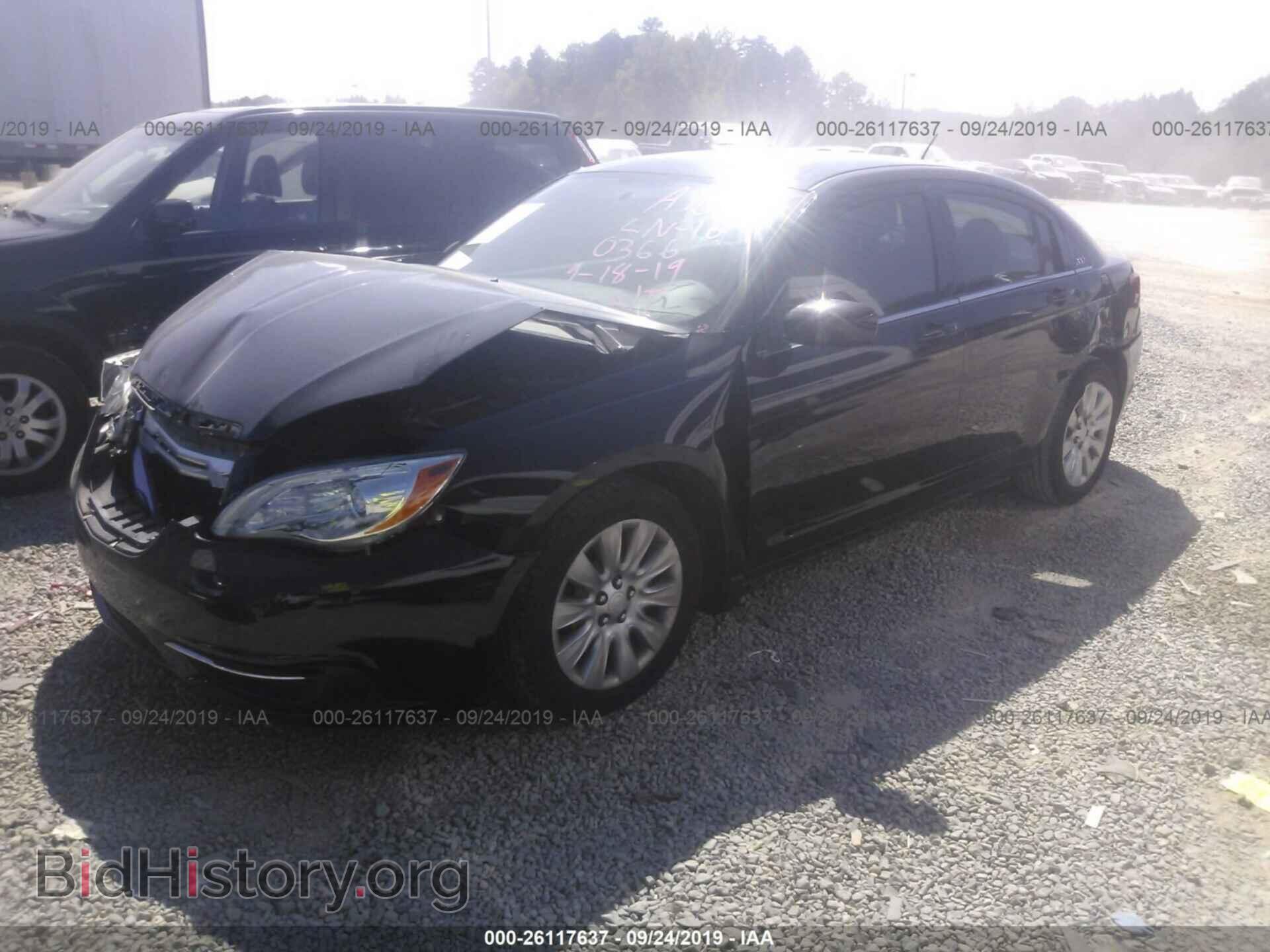 2013 CHRYSLER 200 - VIN: 1C3CCBAB0DN640366 - Photo 2