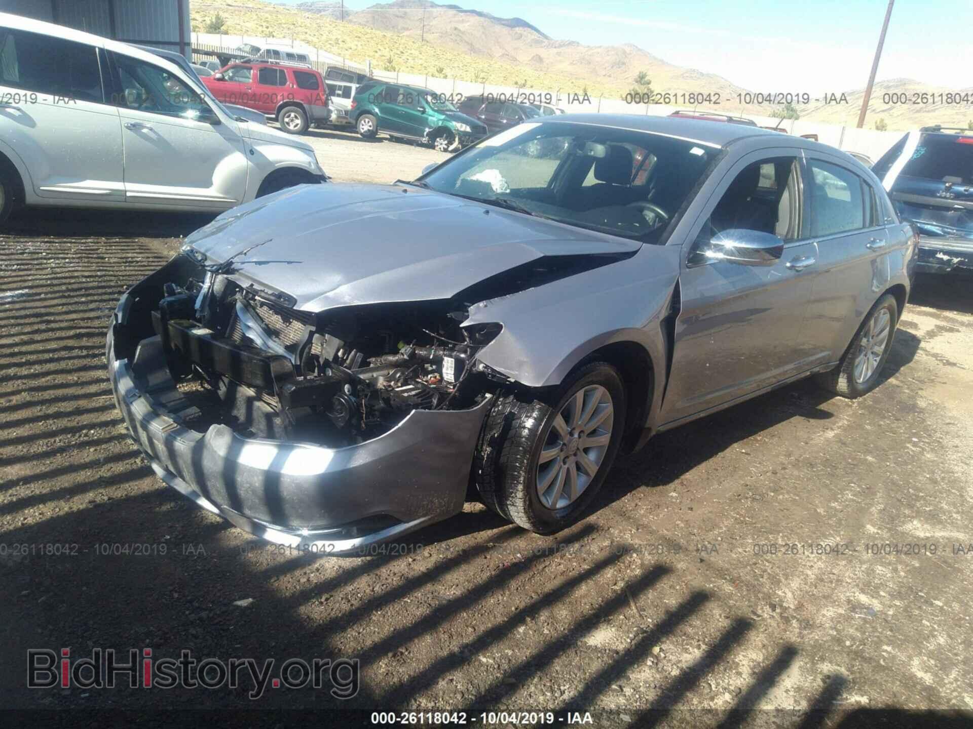 2013 CHRYSLER 200 - VIN: 1C3CCBCG1DN510587 - Фото 2
