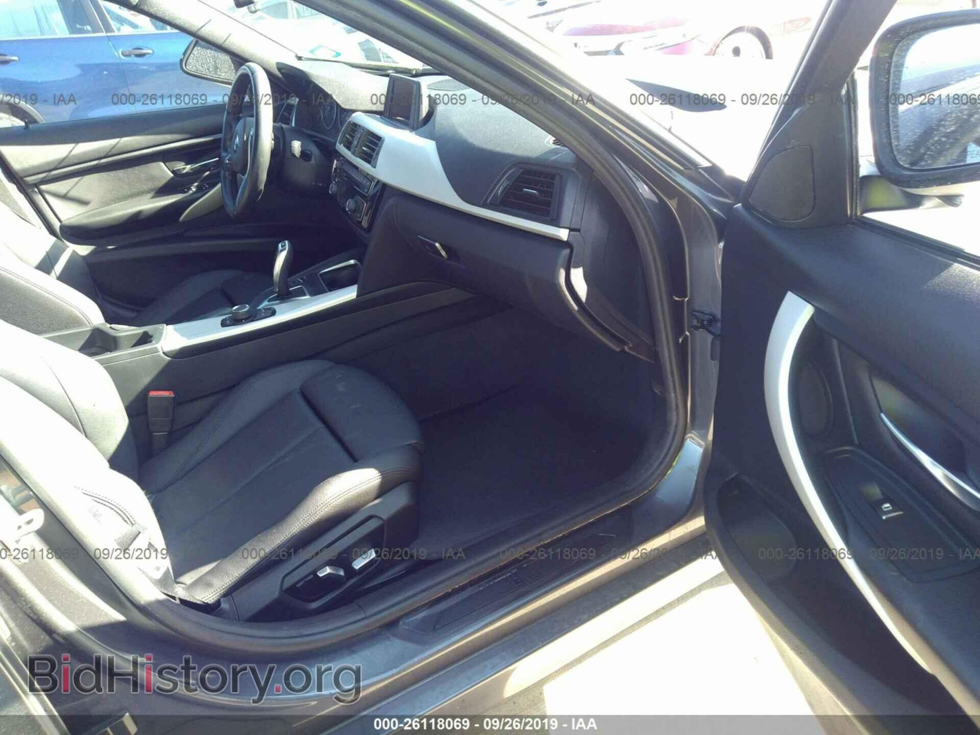 2016 BMW 320 - VIN: WBA8E1G51GNT37685 - Photo 5