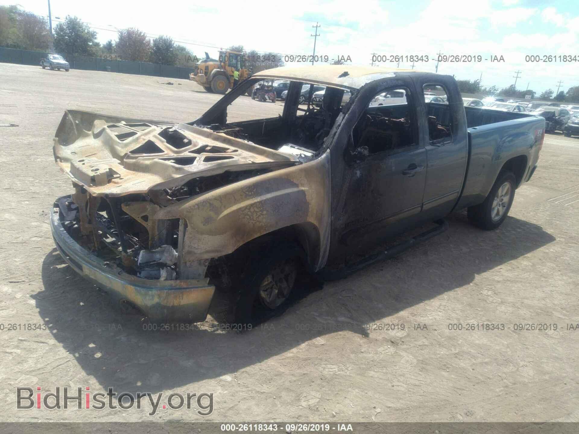 2011 GMC SIERRA - VIN: 1GTR2WE30BZ150034 - Фото 2