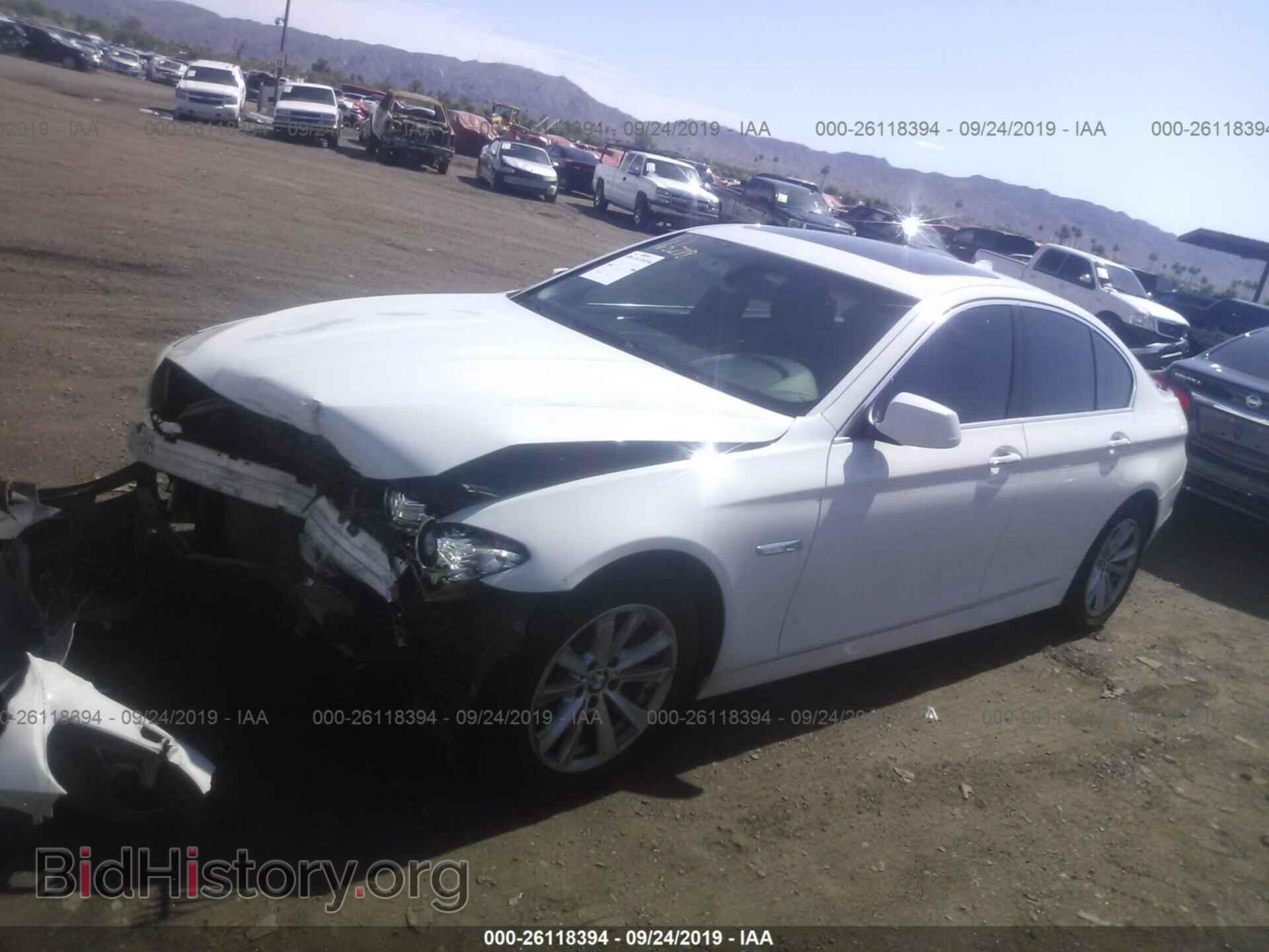 2011 BMW 528 - VIN: WBAFR1C52BC747482 - Фото 2