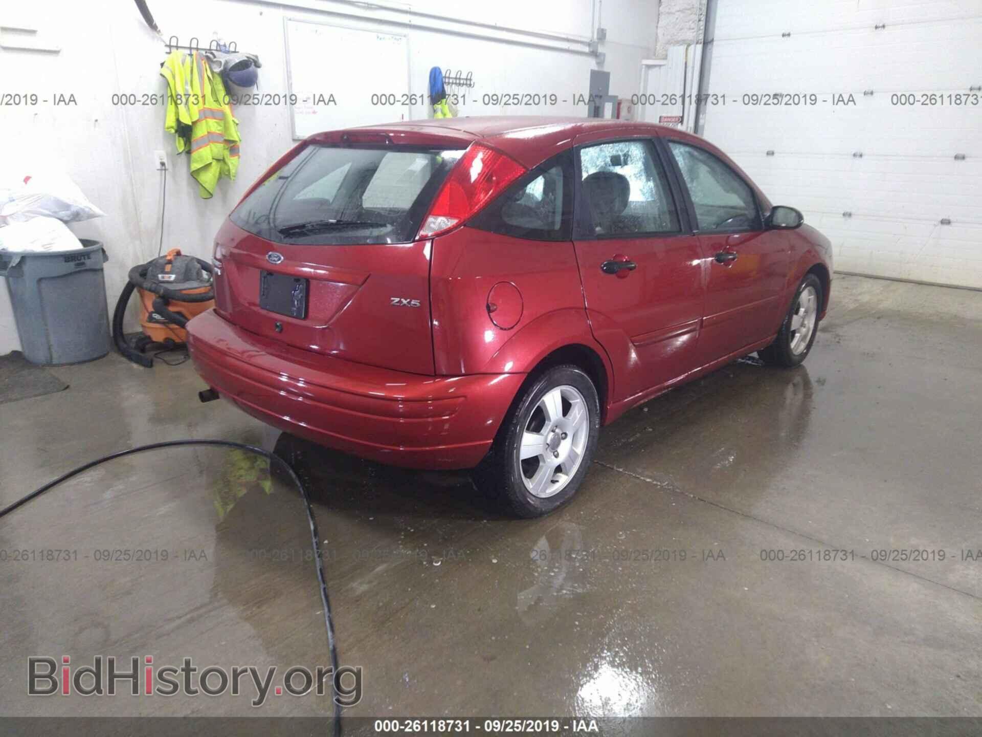 2005 FORD FOCUS - VIN: 3FAFP37N05R151832 - Фото 4