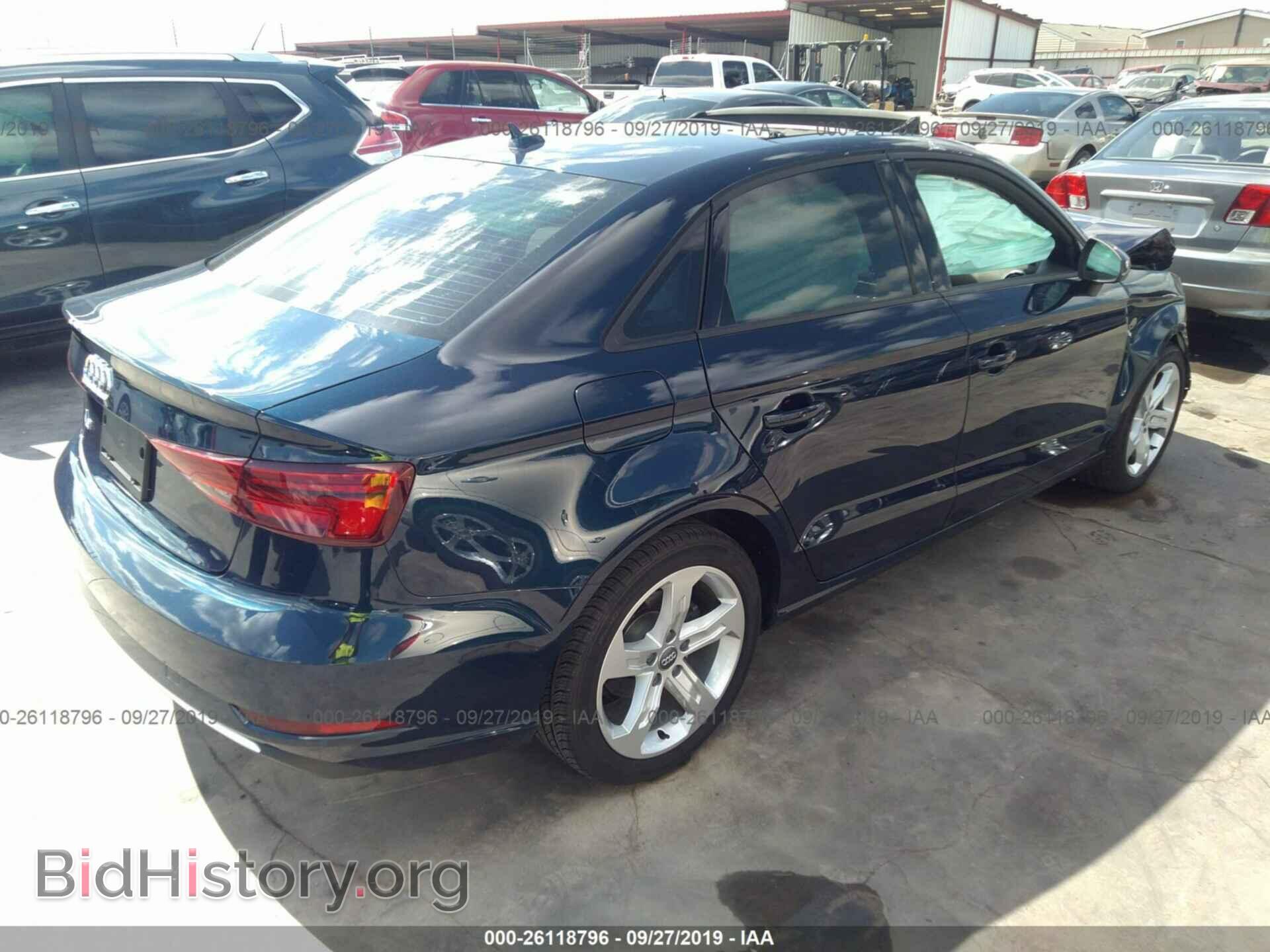 2018 AUDI A3 - VIN: WAUAUGFF5J1009699 - Фото 4