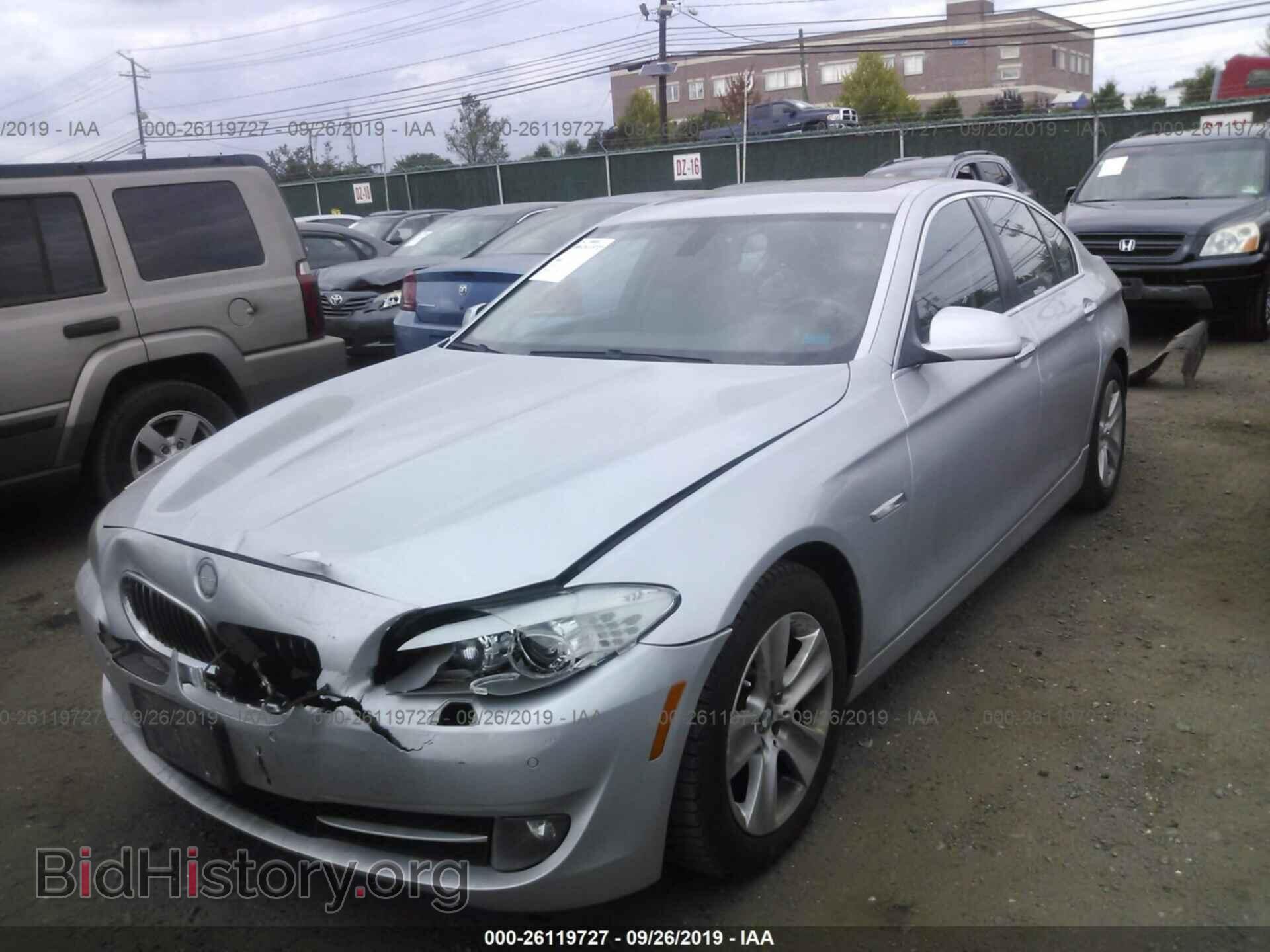 2011 BMW 528 - VIN: WBAFR1C54BC741067 - Фото 2