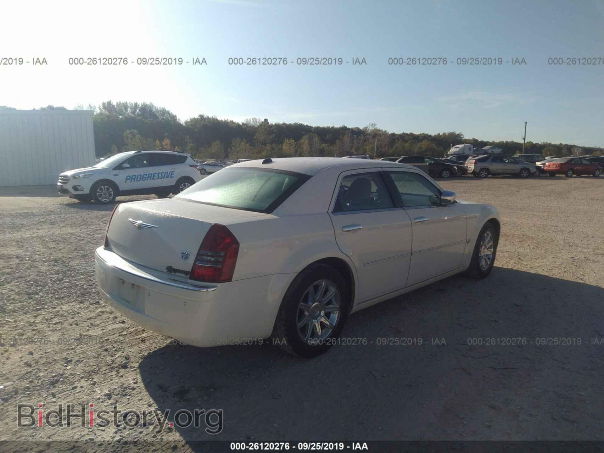 2005 CHRYSLER 300C - VIN: 2C3AA63H35H657212 - Фото 4