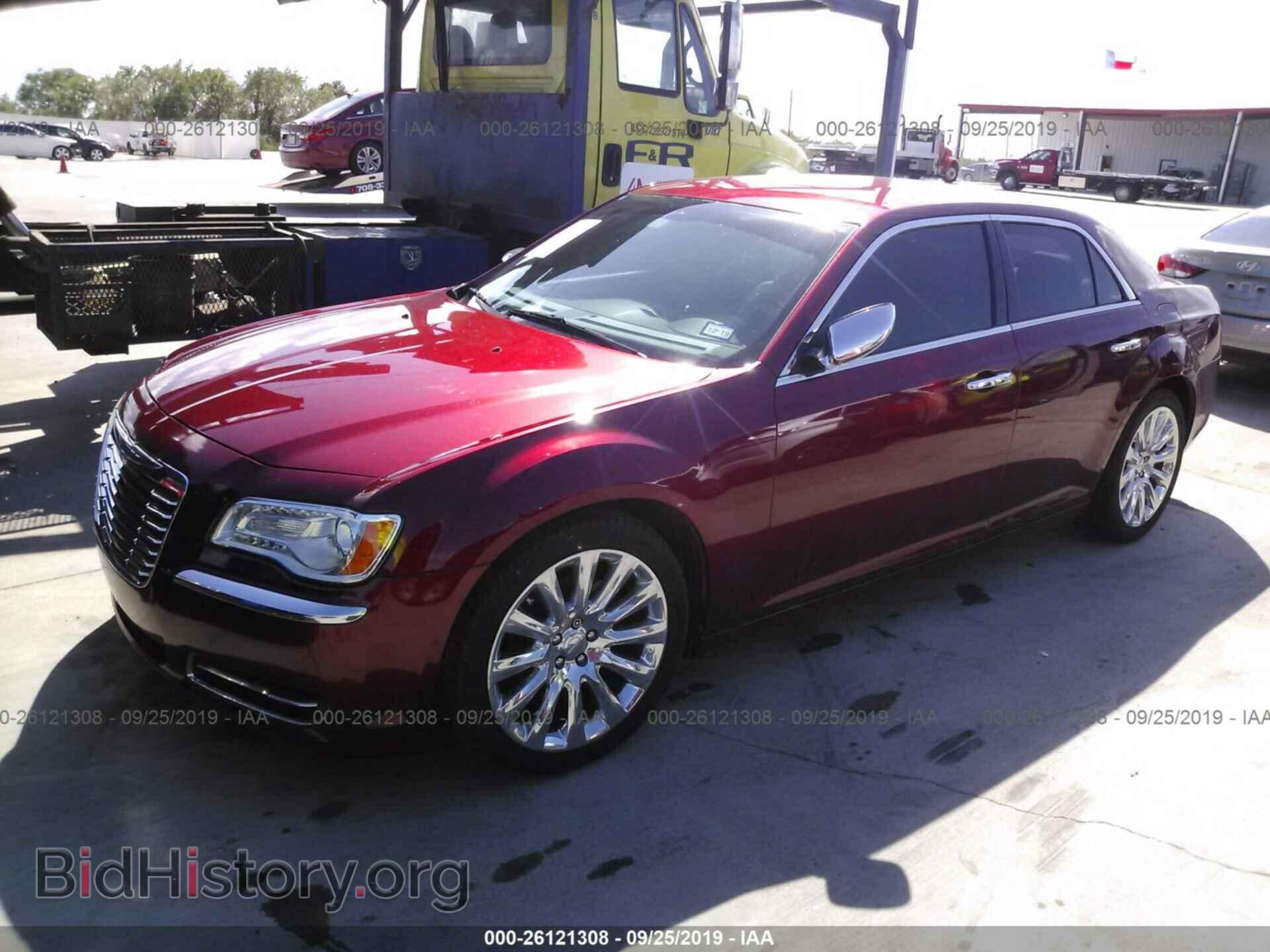 2014 CHRYSLER 300 - VIN: 2C3CCAAG0EH327740 - Фото 2