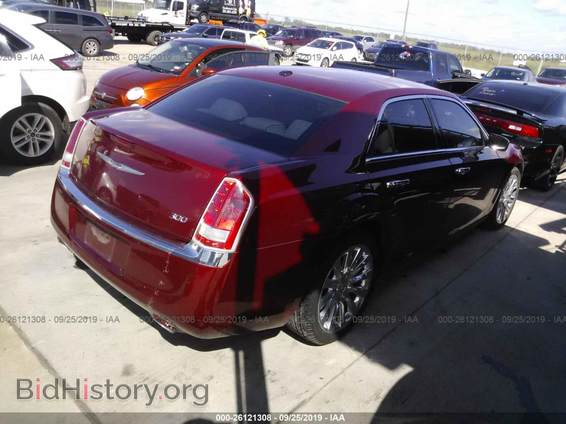 2014 CHRYSLER 300 - VIN: 2C3CCAAG0EH327740 - Фото 4