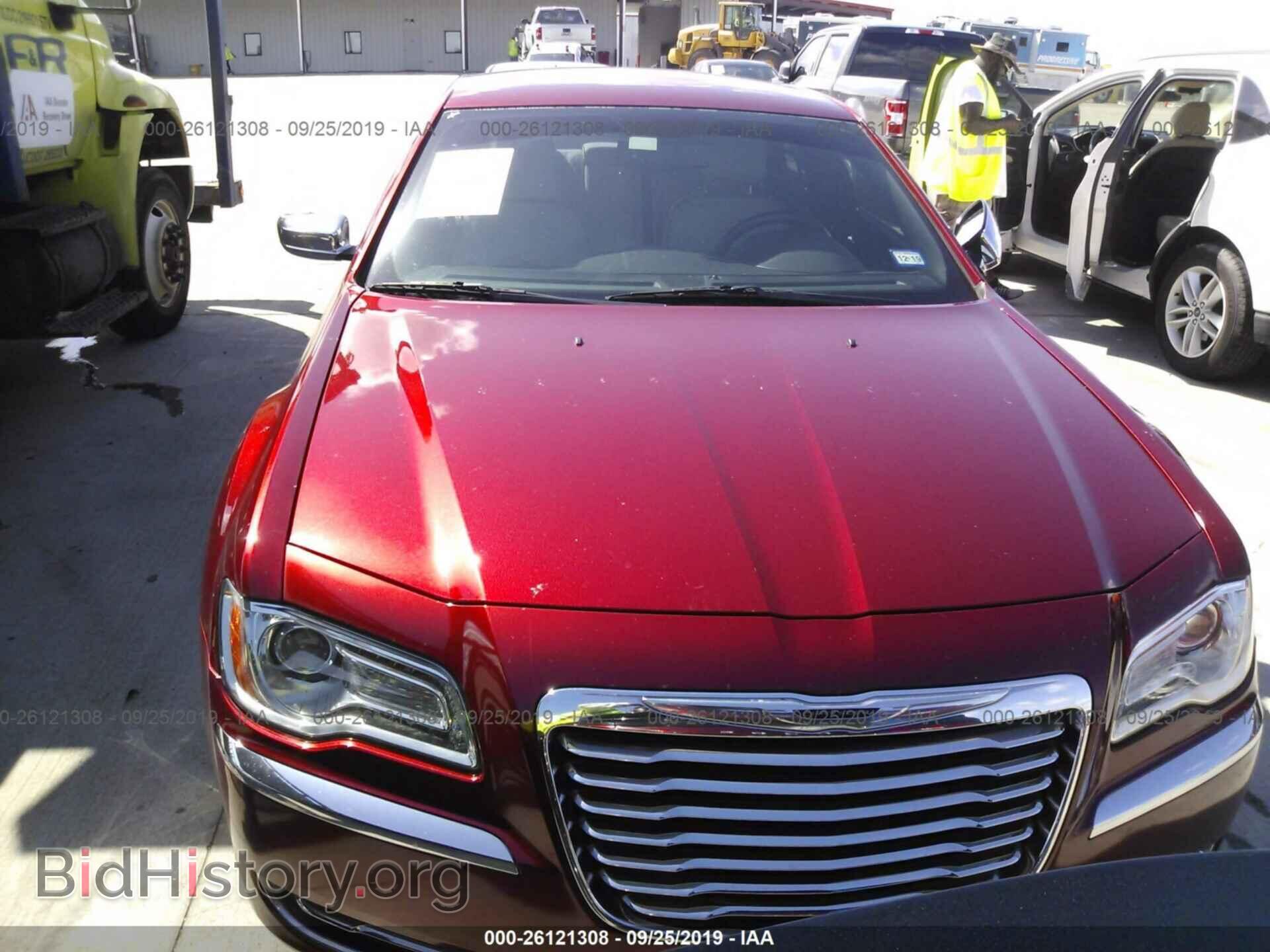 2014 CHRYSLER 300 - VIN: 2C3CCAAG0EH327740 - Фото 6