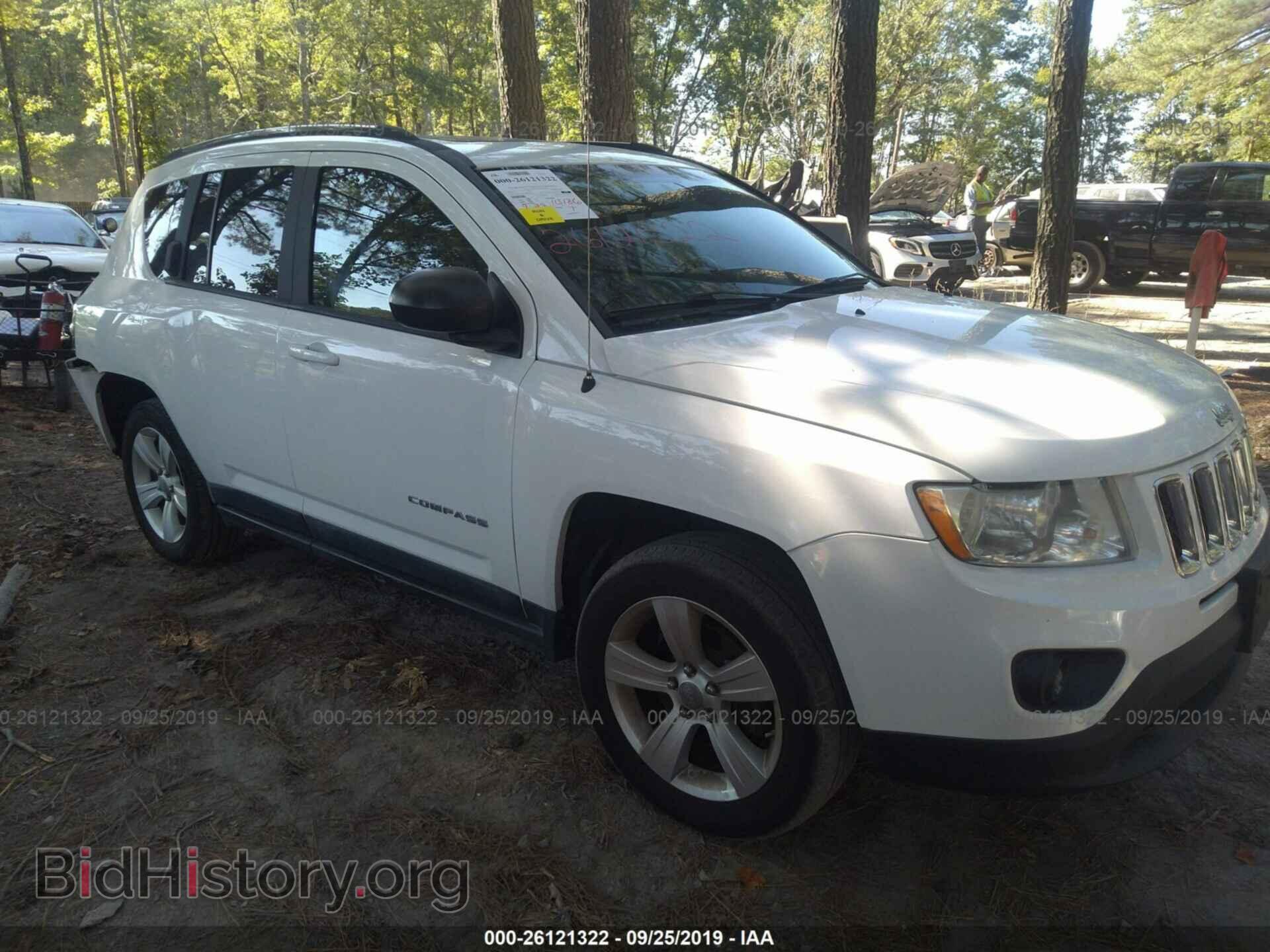 Photo 1J4NT1FB1BD260991 - JEEP COMPASS 2011