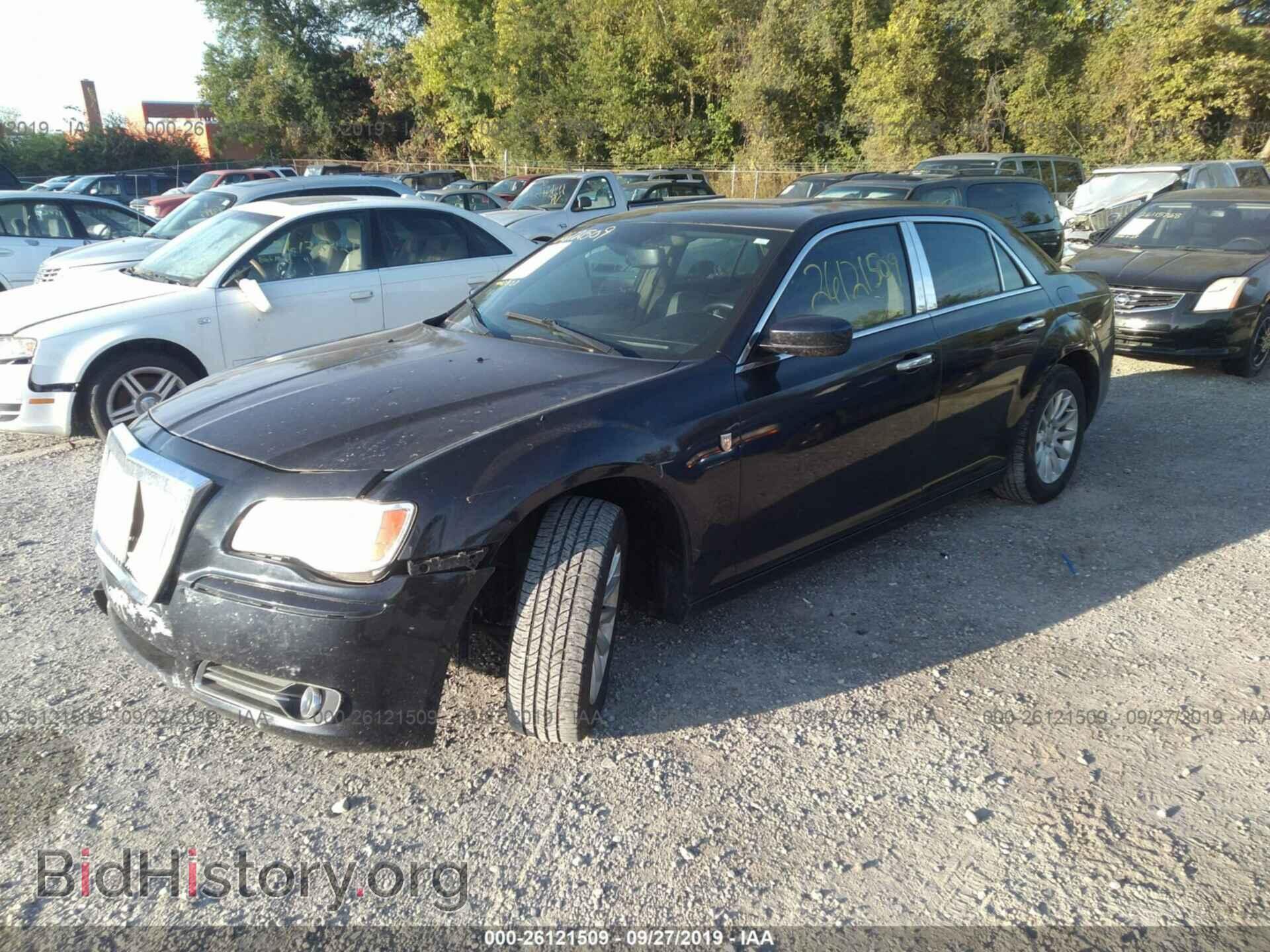 2011 CHRYSLER 300 - VIN: 2C3CA4CG3BH526362 - Photo 2