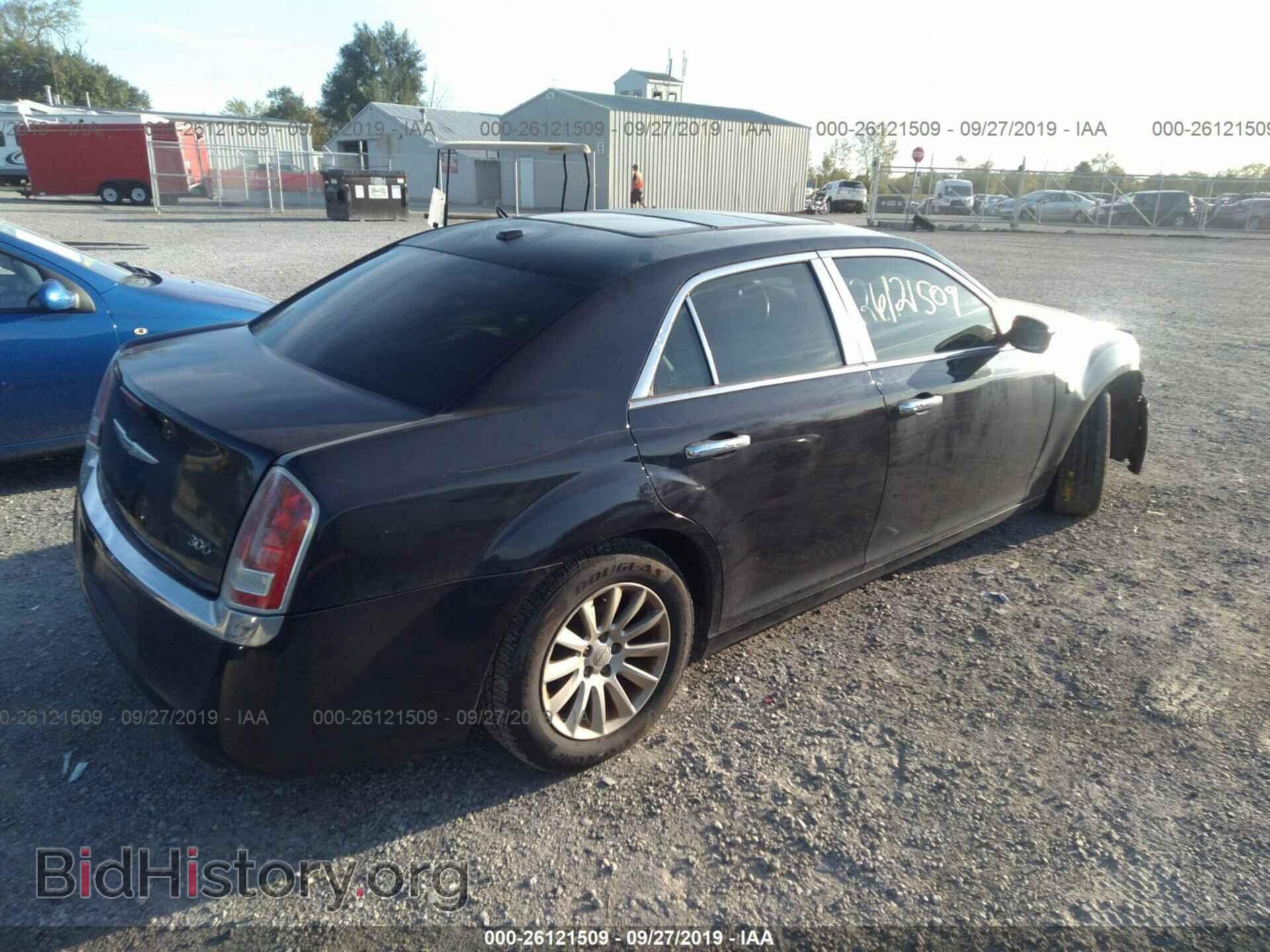 2011 CHRYSLER 300 - VIN: 2C3CA4CG3BH526362 - Photo 4