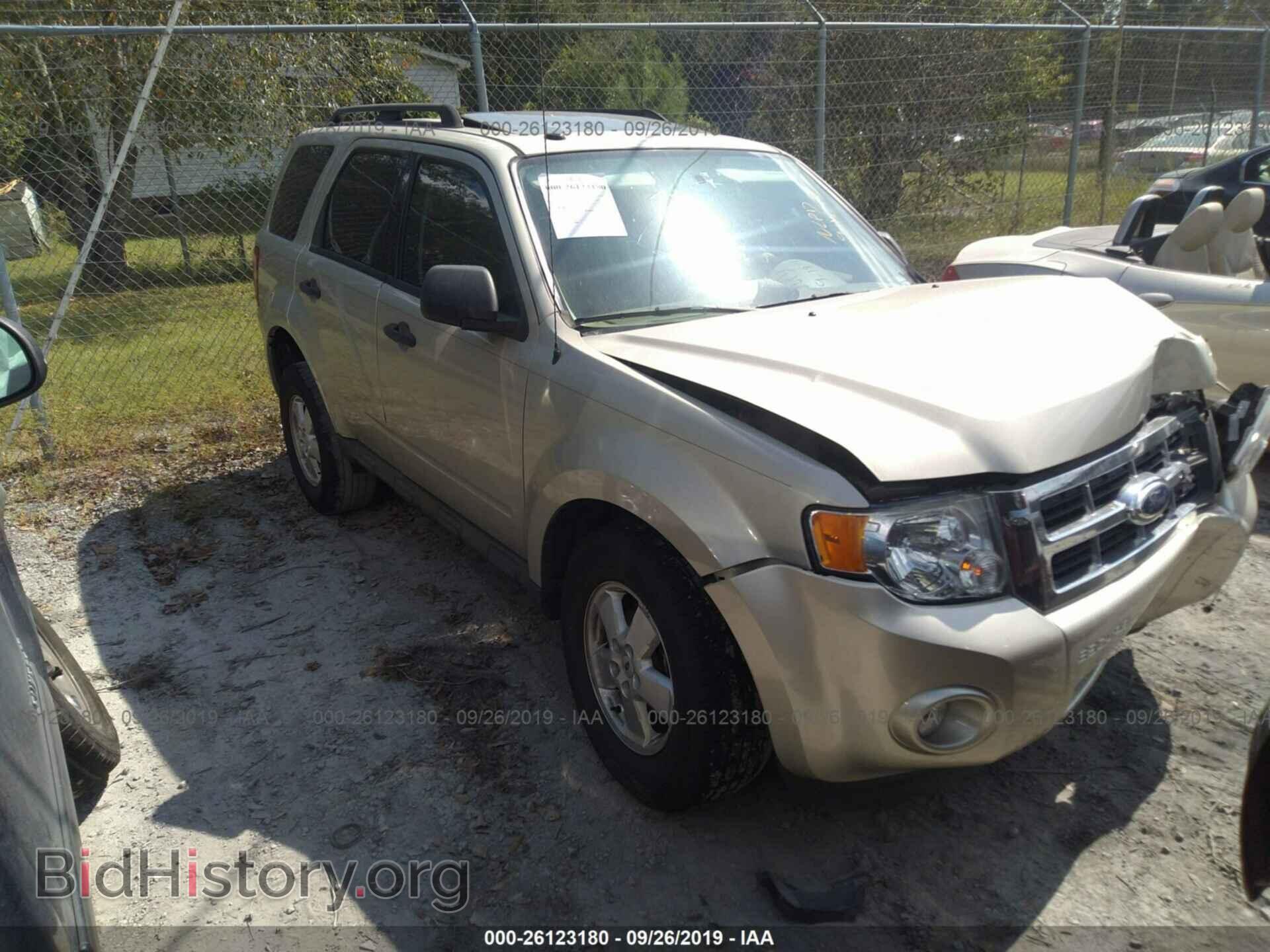 Photo 1FMCU0D77BKC50122 - FORD ESCAPE 2011