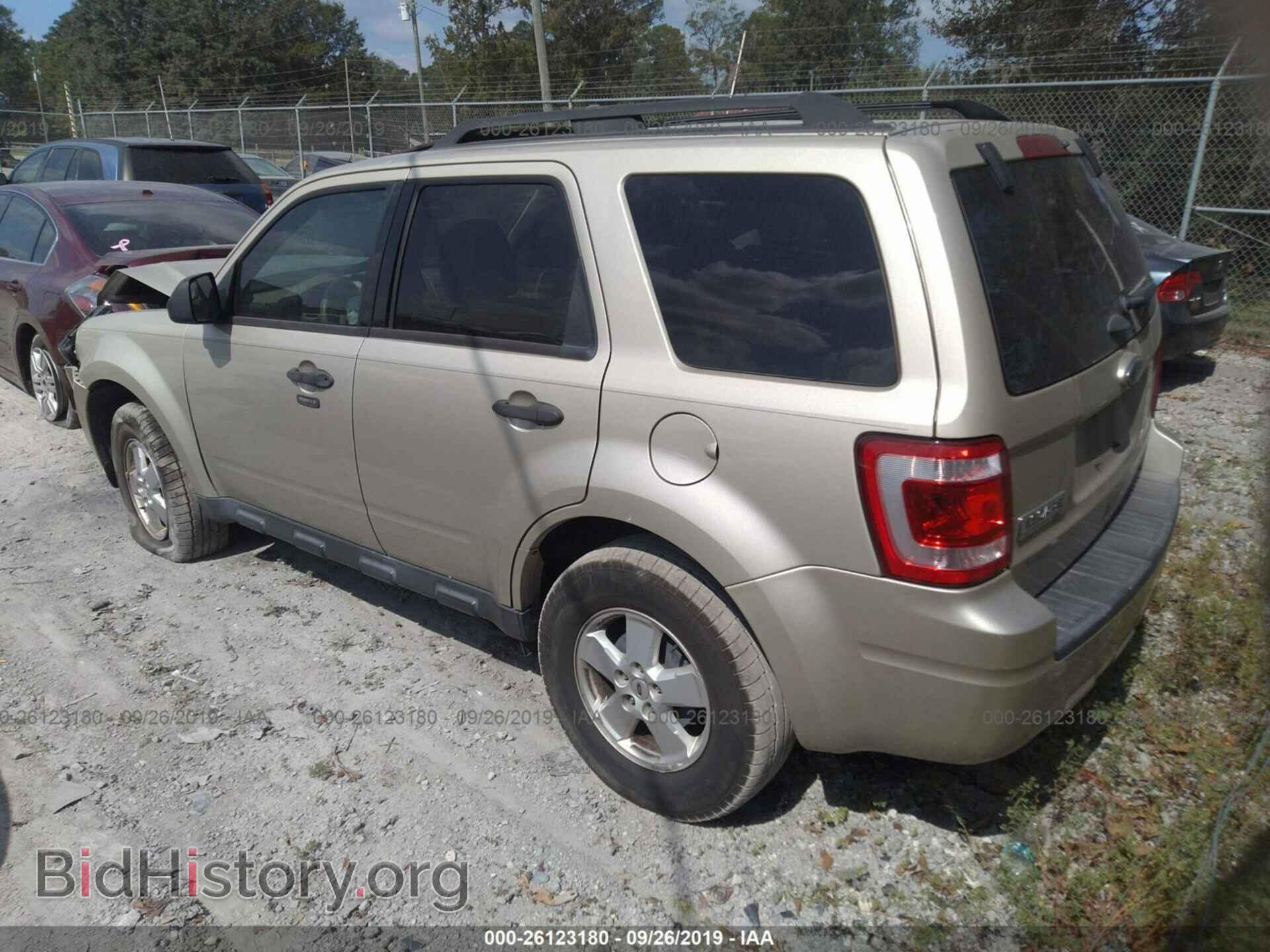 2011 FORD ESCAPE - VIN: 1FMCU0D77BKC50122 - Фото 3