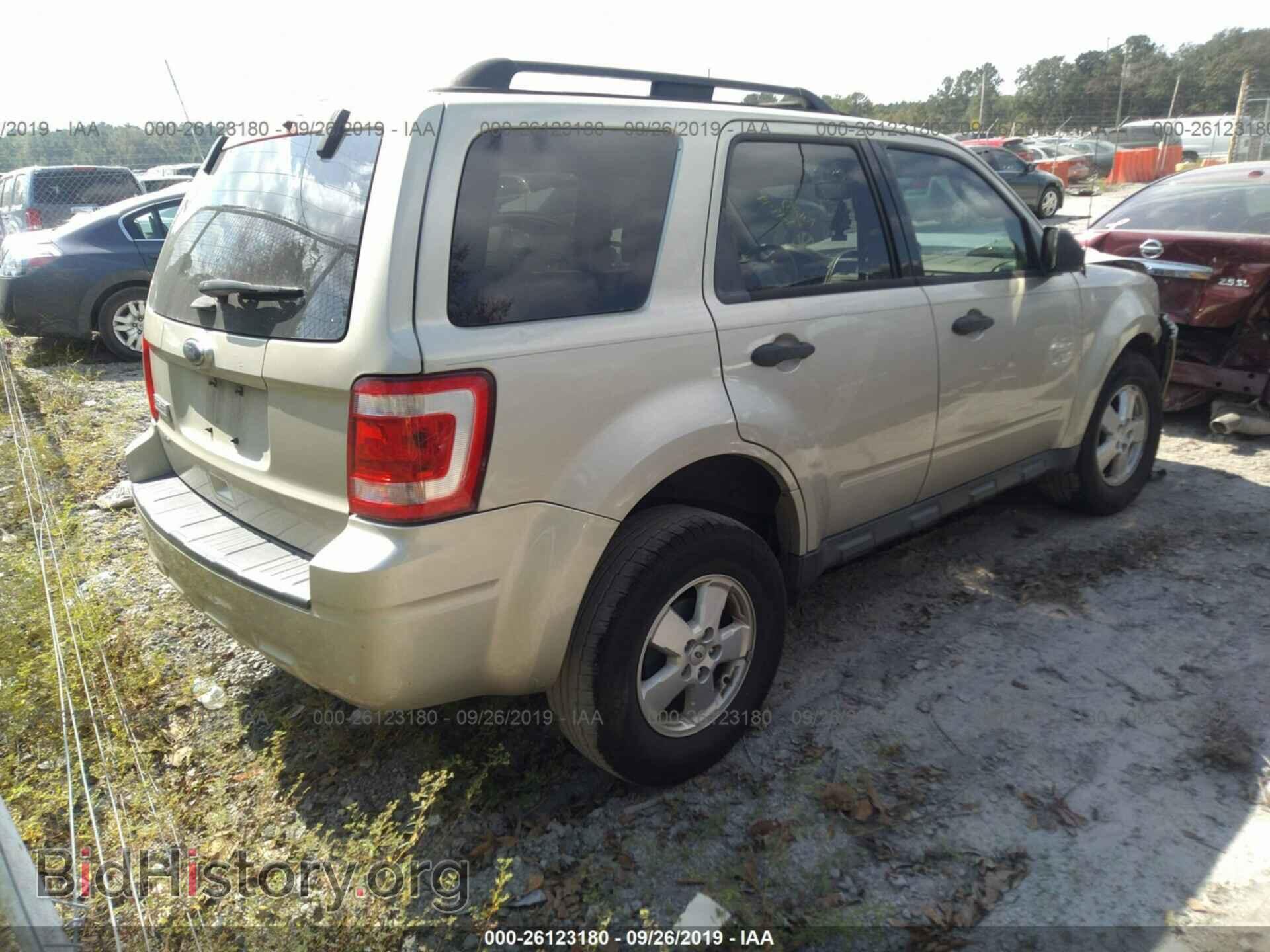 2011 FORD ESCAPE - VIN: 1FMCU0D77BKC50122 - Фото 4