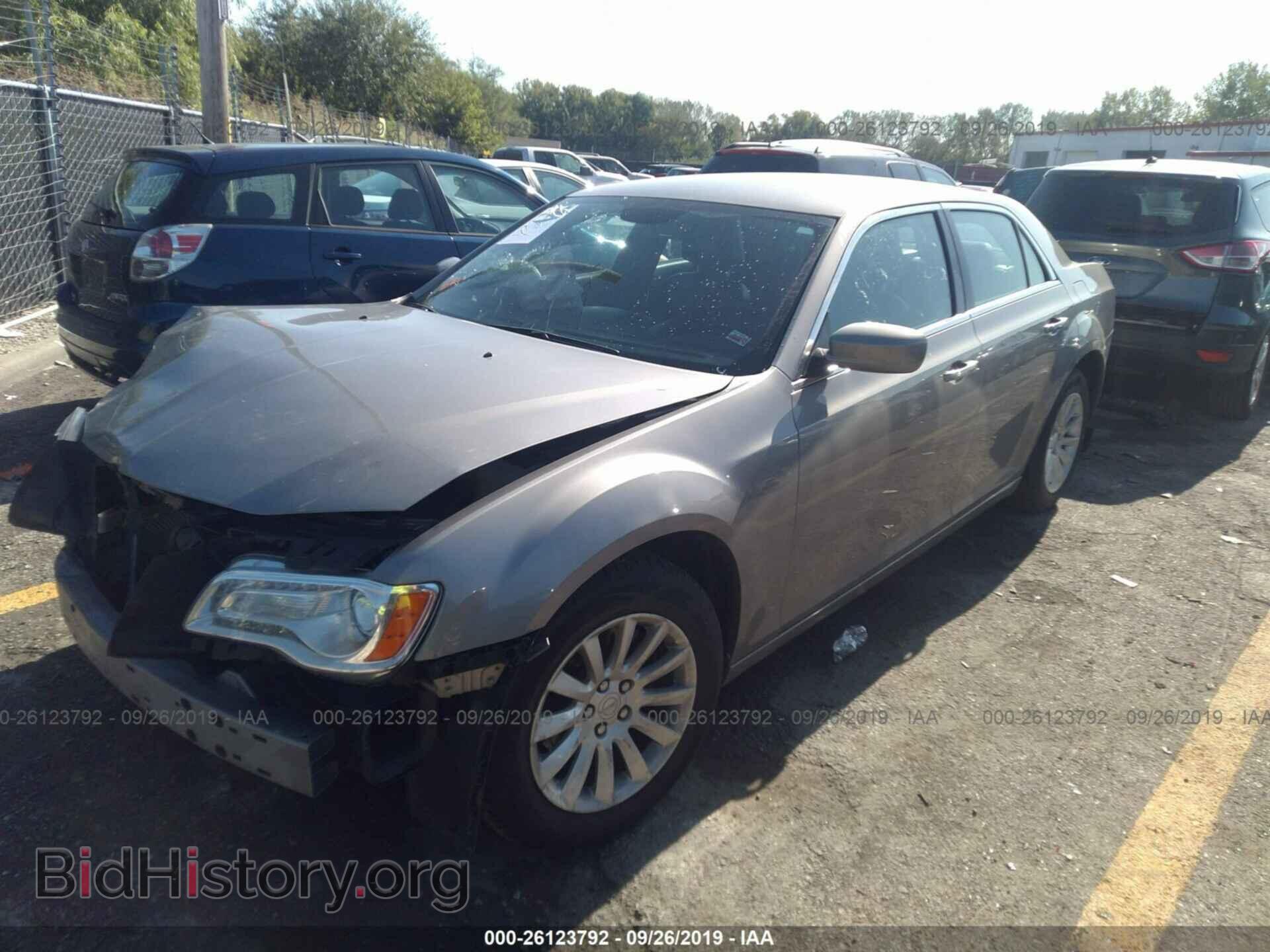 2014 CHRYSLER 300 - VIN: 2C3CCAAG6EH193719 - Фото 2