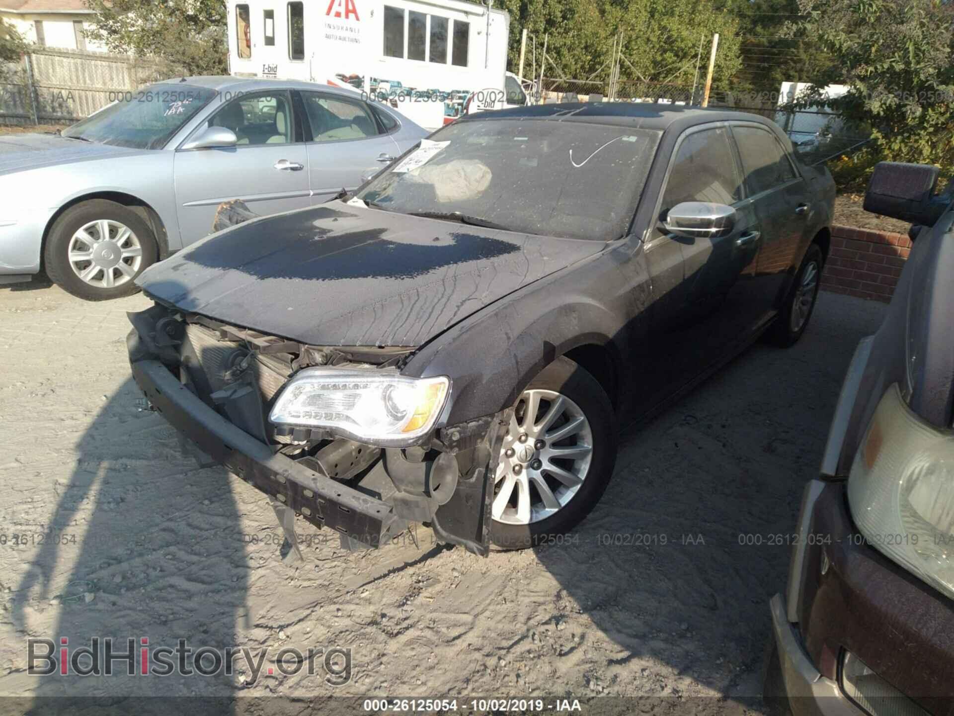 2012 CHRYSLER 300 - VIN: 2C3CCAAG4CH237889 - Фото 2