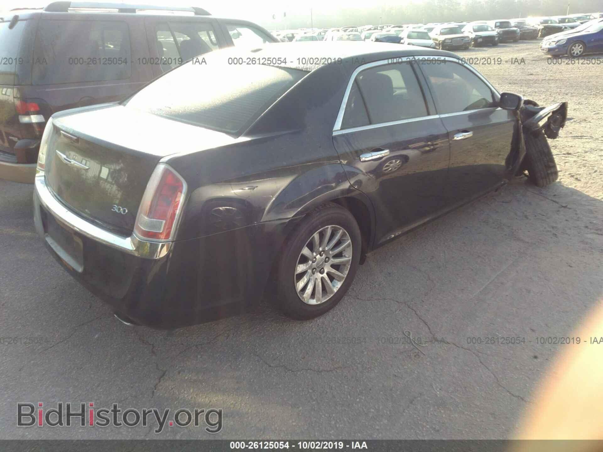 2012 CHRYSLER 300 - VIN: 2C3CCAAG4CH237889 - Фото 4