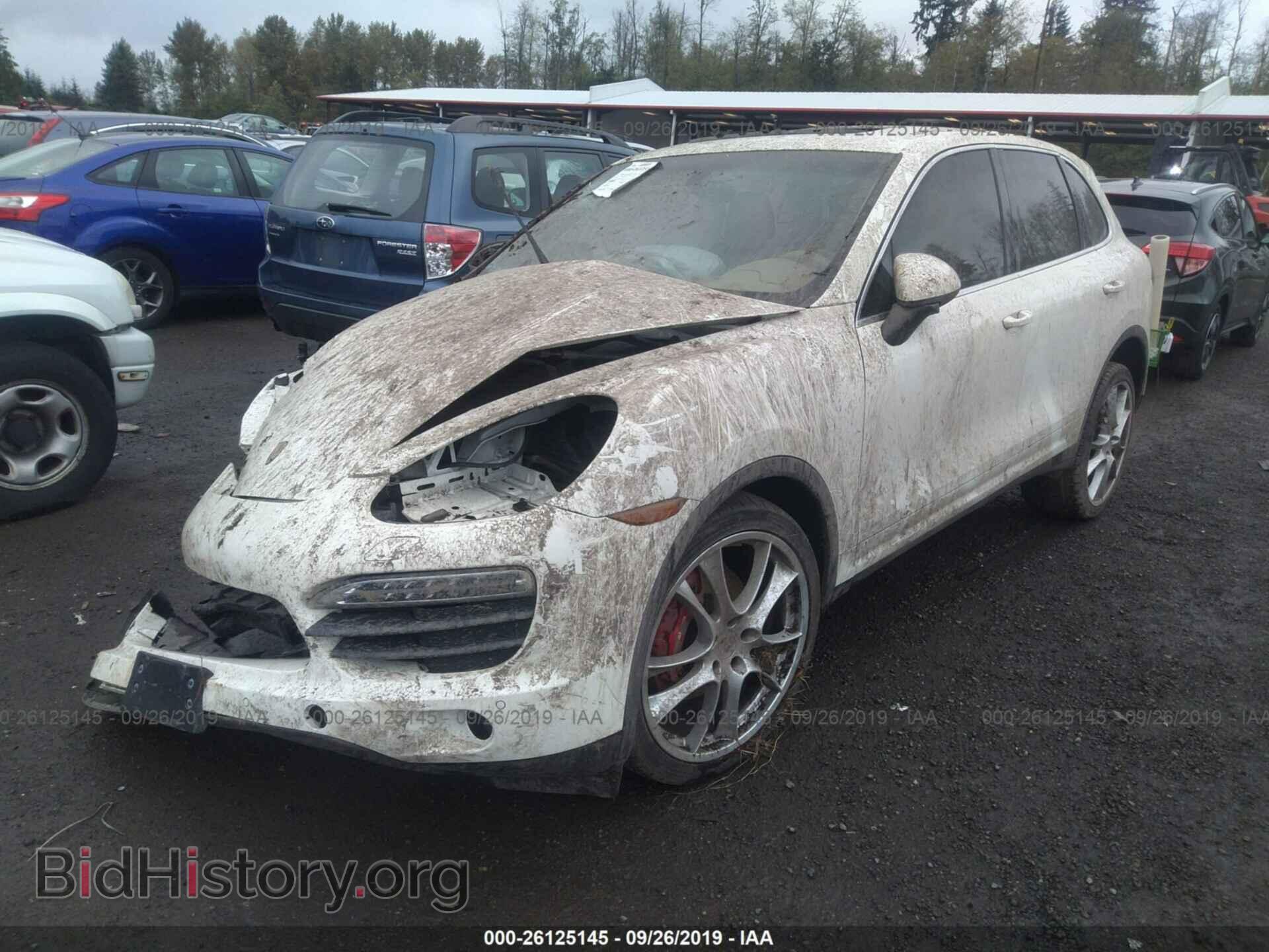 2011 PORSCHE CAYENNE - VIN: WP1AB2A2XBLA44596 - Photo 2