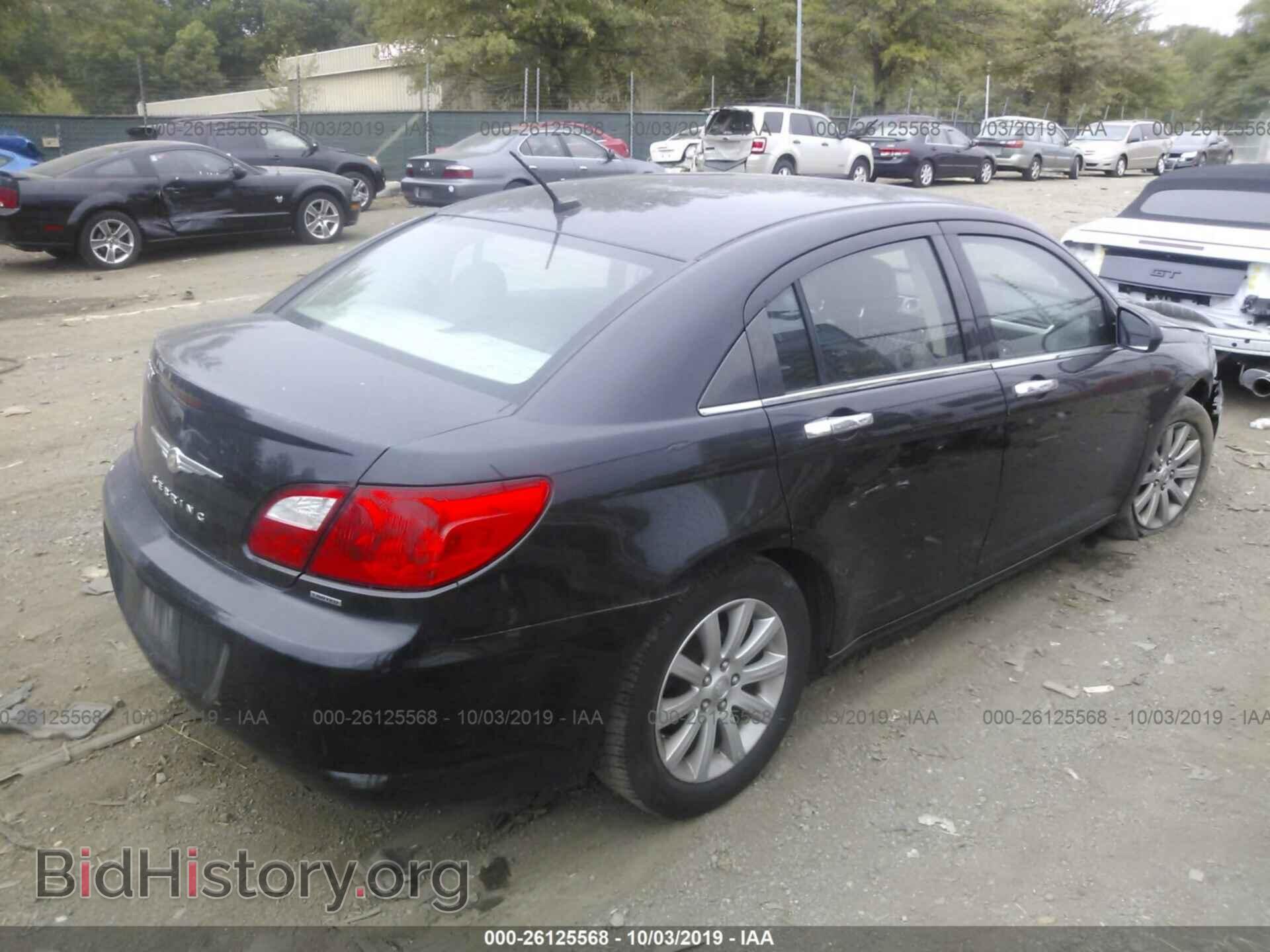 2010 CHRYSLER SEBRING - VIN: 1C3CC5FB4AN216792 - Фото 4