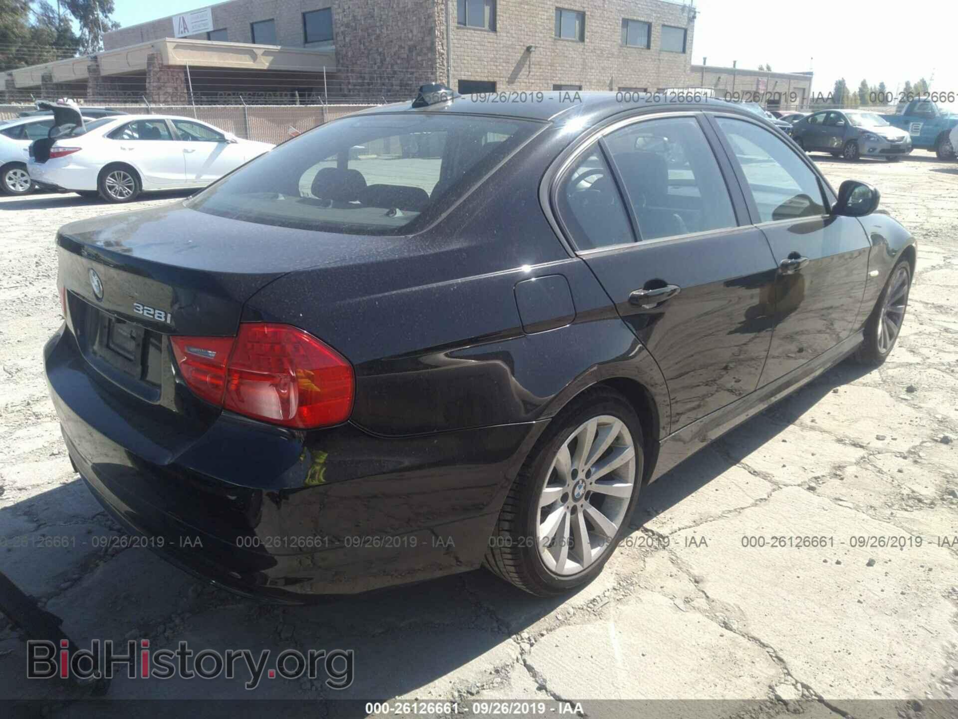 2011 BMW 328 - VIN: WBAPH5C57BA442280 - Фото 4