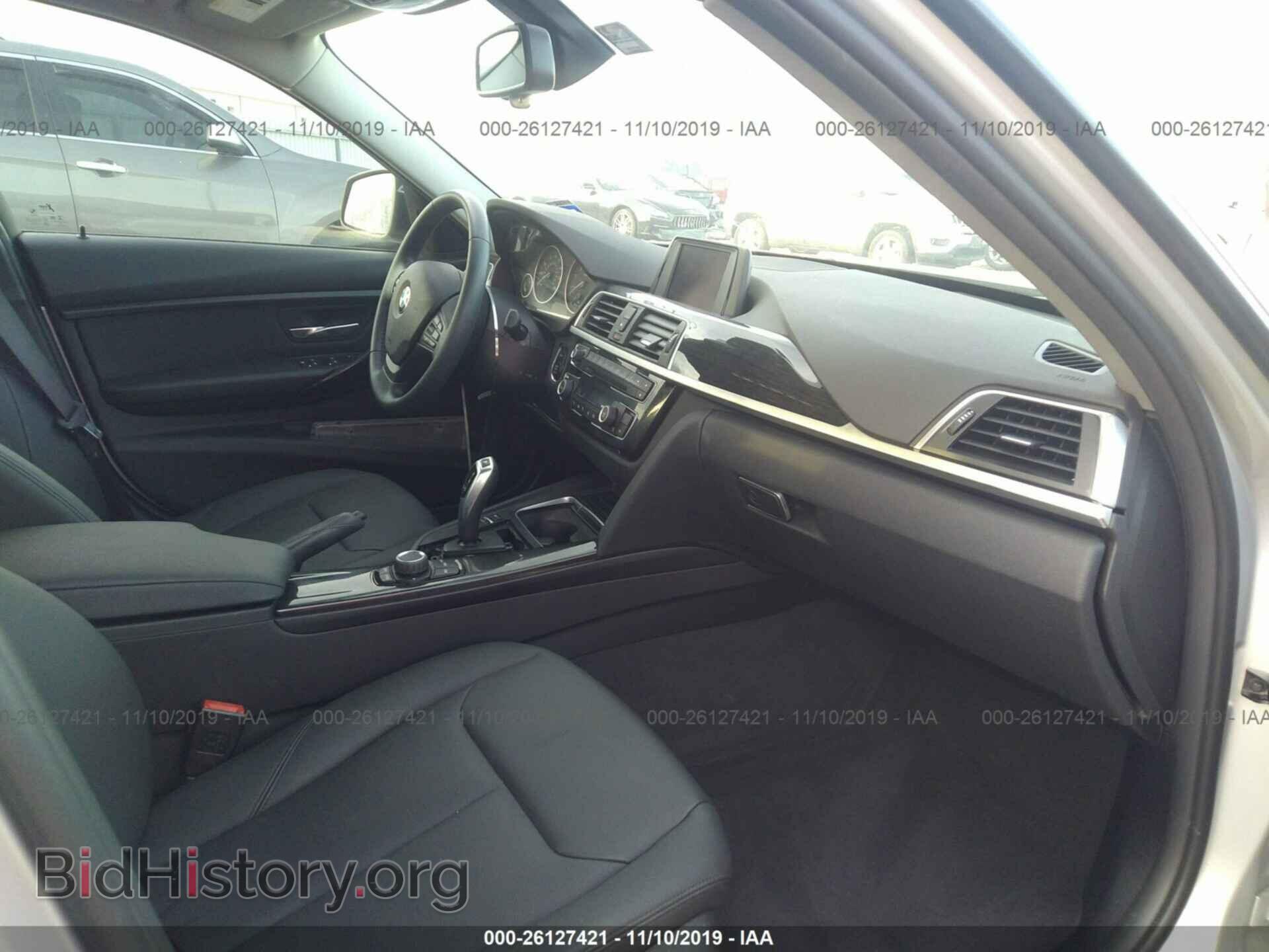 2018 BMW 320 - VIN: WBA8A9C55JAH13838 - Фото 5