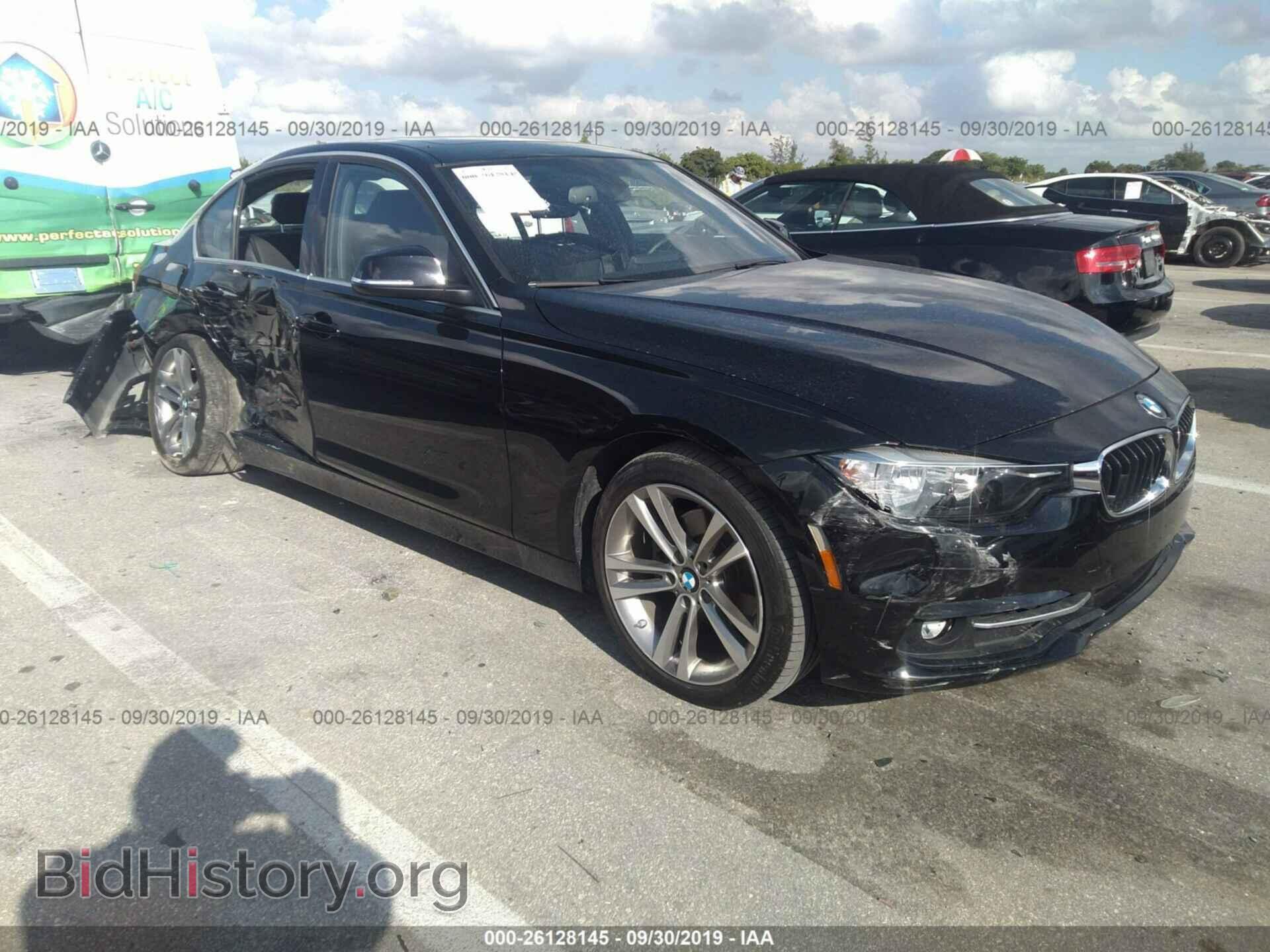 Photo WBA8B9G33HNU52571 - BMW 330 2017