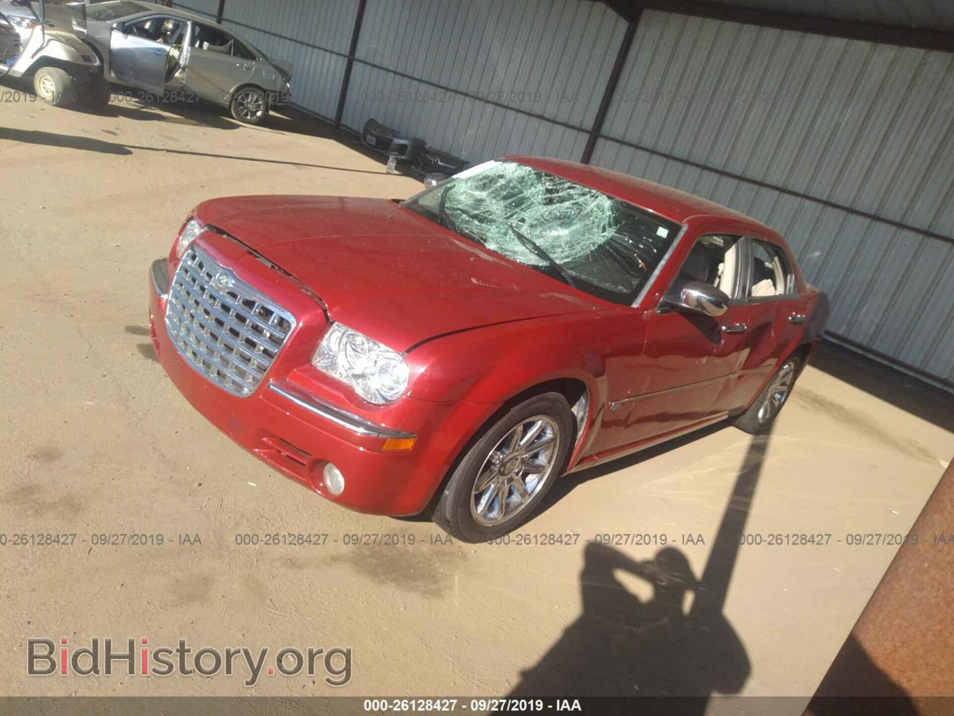 2007 CHRYSLER 300C - VIN: 2C3KA63H87H679763 - Фото 2