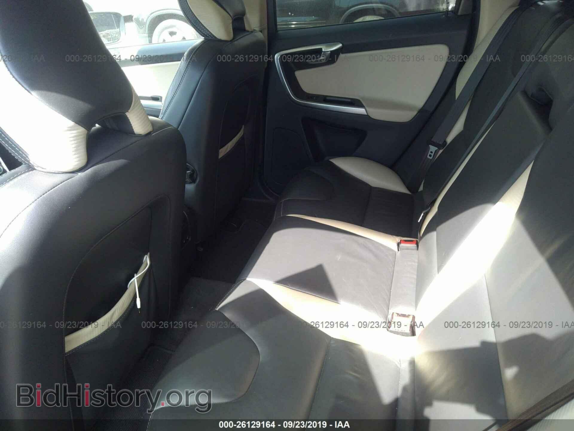 2010 VOLVO XC60 - VIN: YV4992DZ1A2109037 - Фото 8