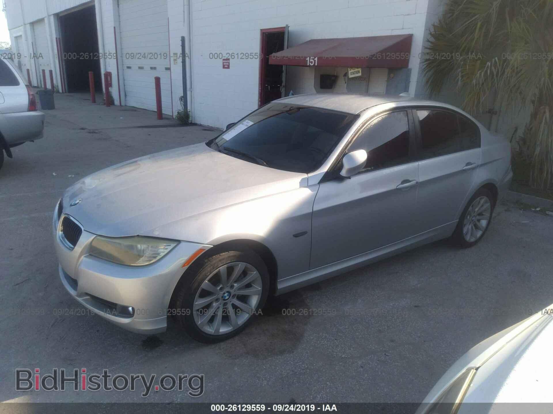 2011 BMW 328 - VIN: WBAPH7C56BE676866 - Photo 2