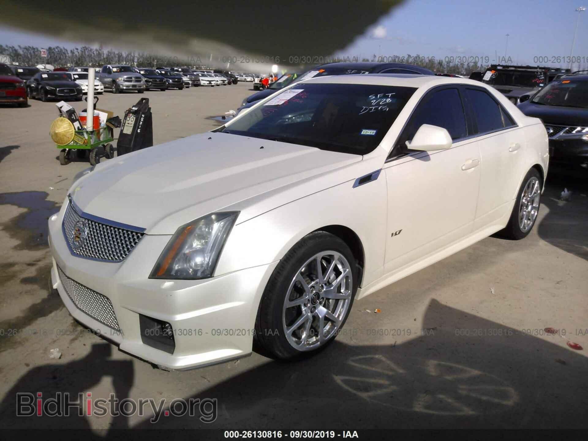 2011 CADILLAC CTS-V - VIN: 1G6DV5EPXB0145820 - Фото 2
