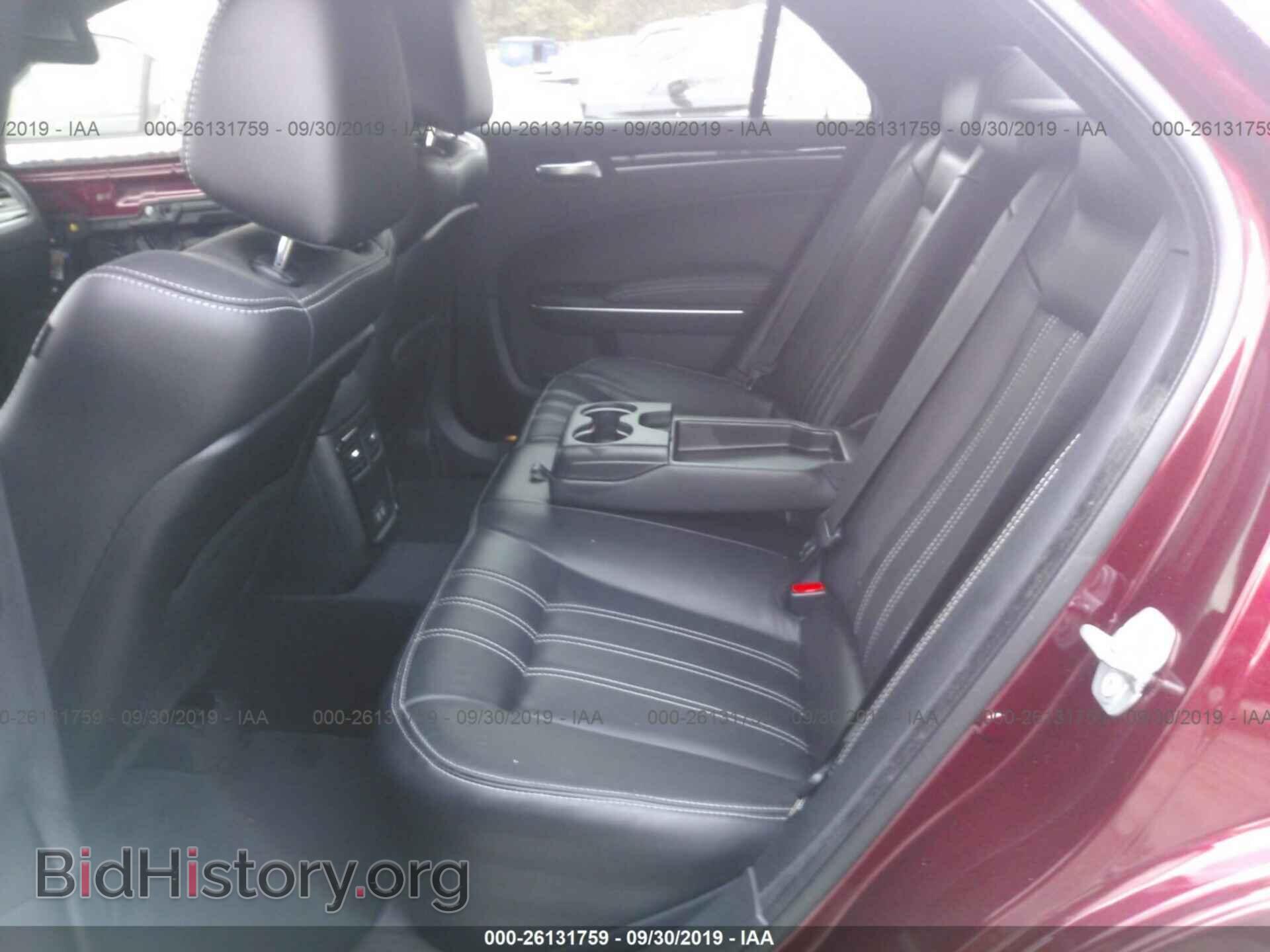 2018 CHRYSLER 300 - VIN: 2C3CCAGG5JH250882 - Фото 8